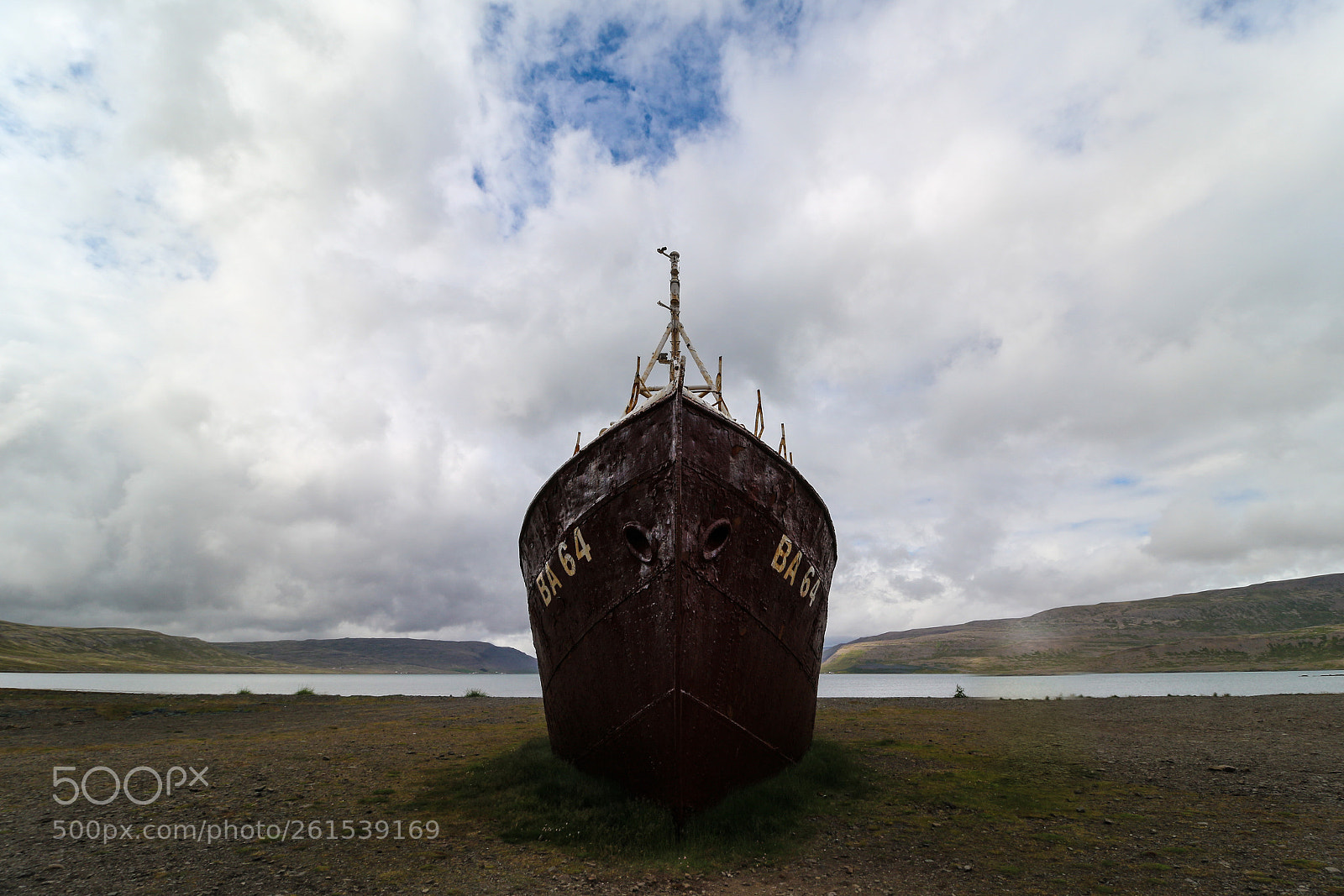 Canon EOS 100D (EOS Rebel SL1 / EOS Kiss X7) sample photo. The oldest steel ship photography