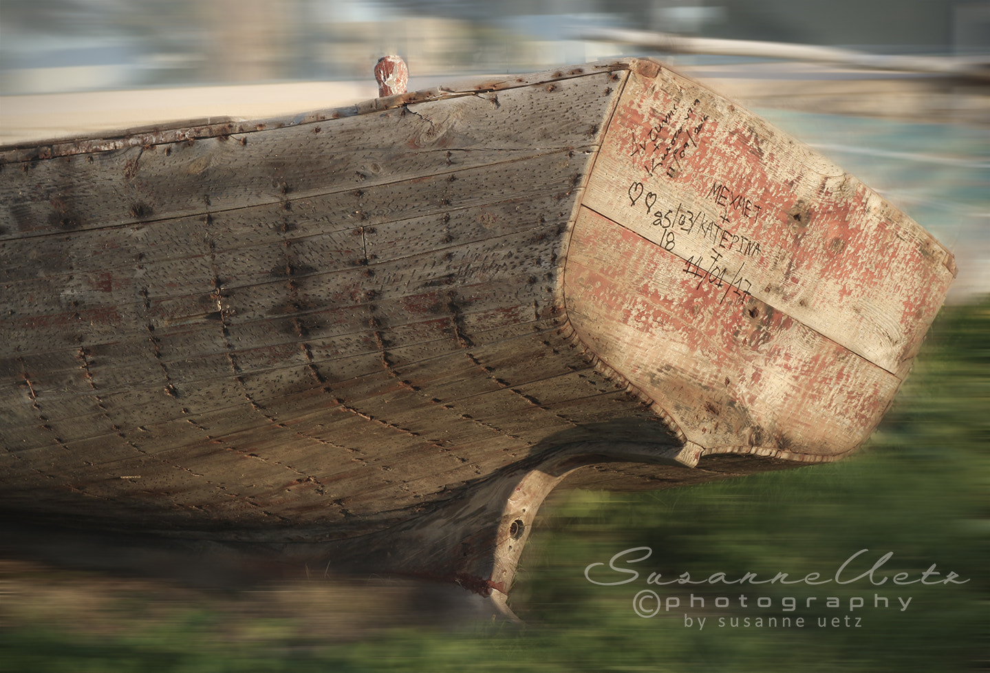Canon EOS M10 sample photo. Love signature on boat photography