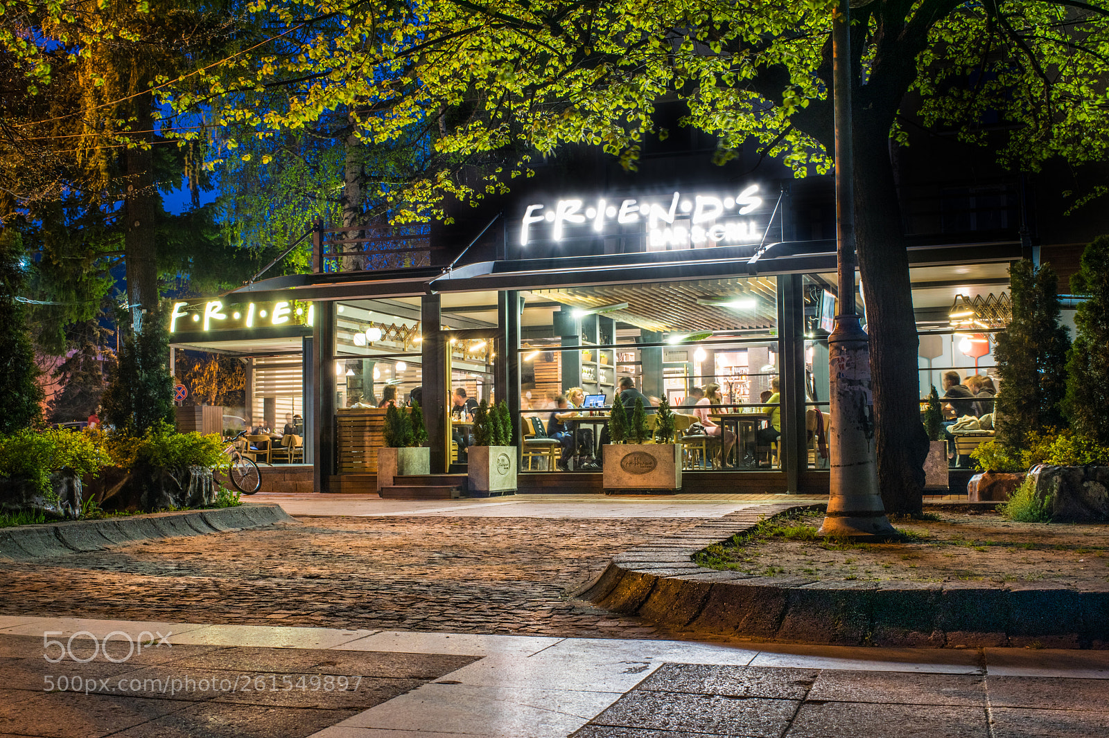 Nikon D3300 sample photo. Modern restaurant with the photography