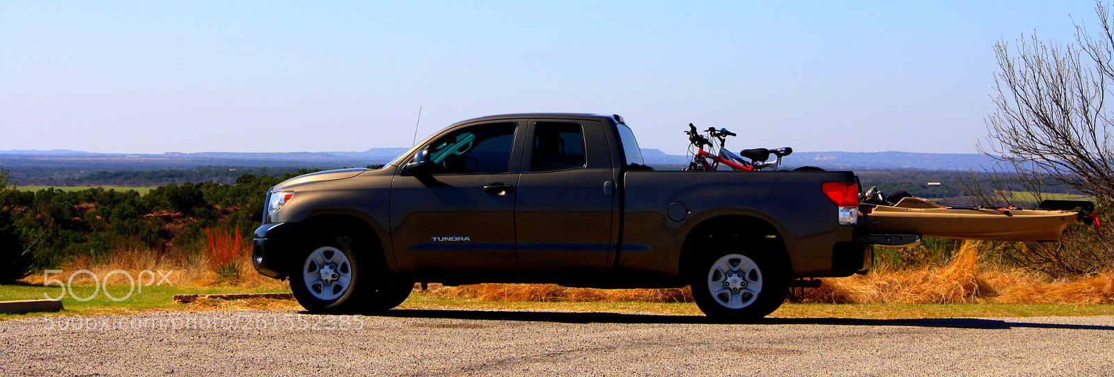 Canon EOS 1000D (EOS Digital Rebel XS / EOS Kiss F) sample photo. Truck ad photography