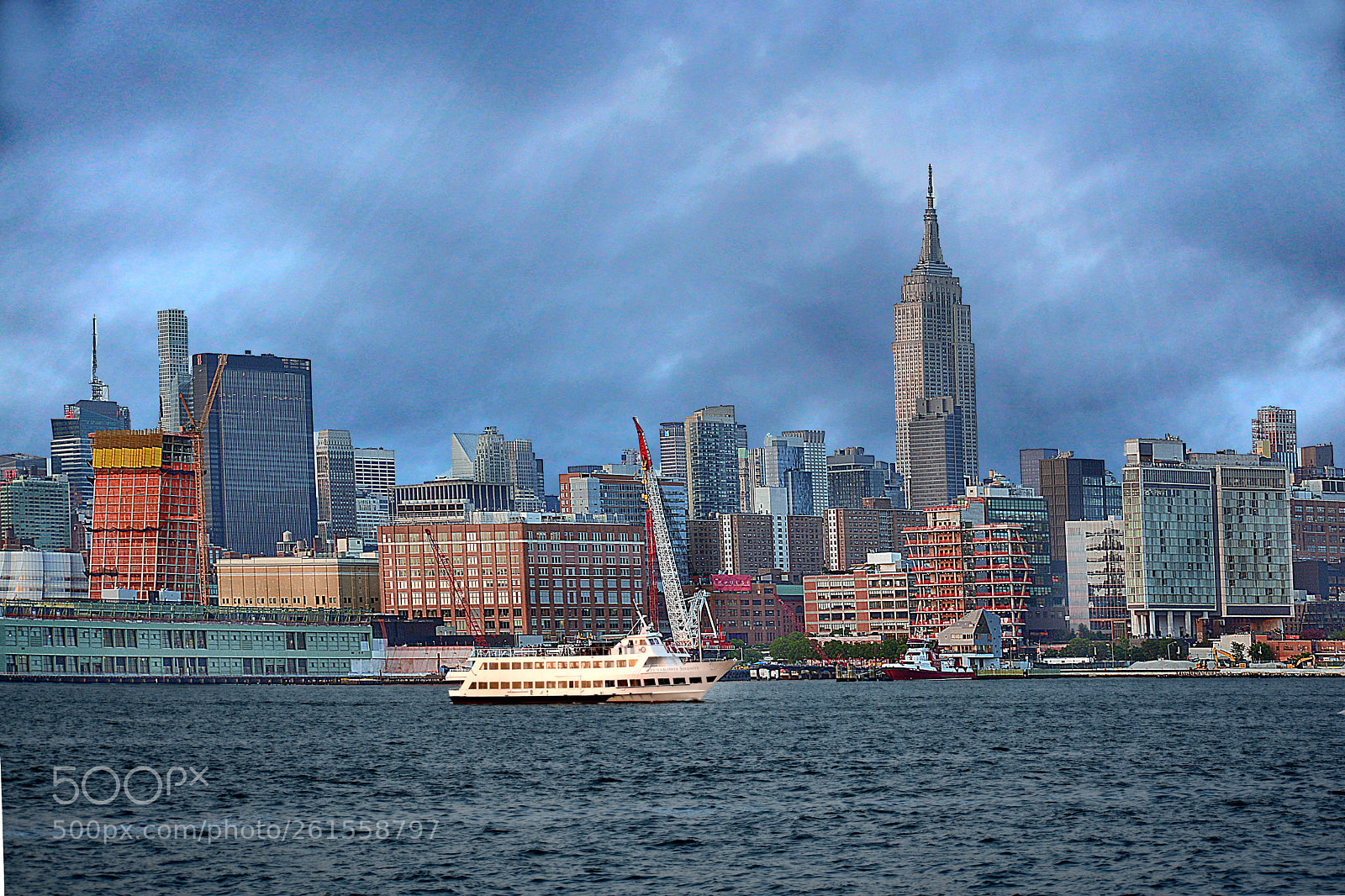 Nikon D3400 sample photo. Empire state & yacht photography