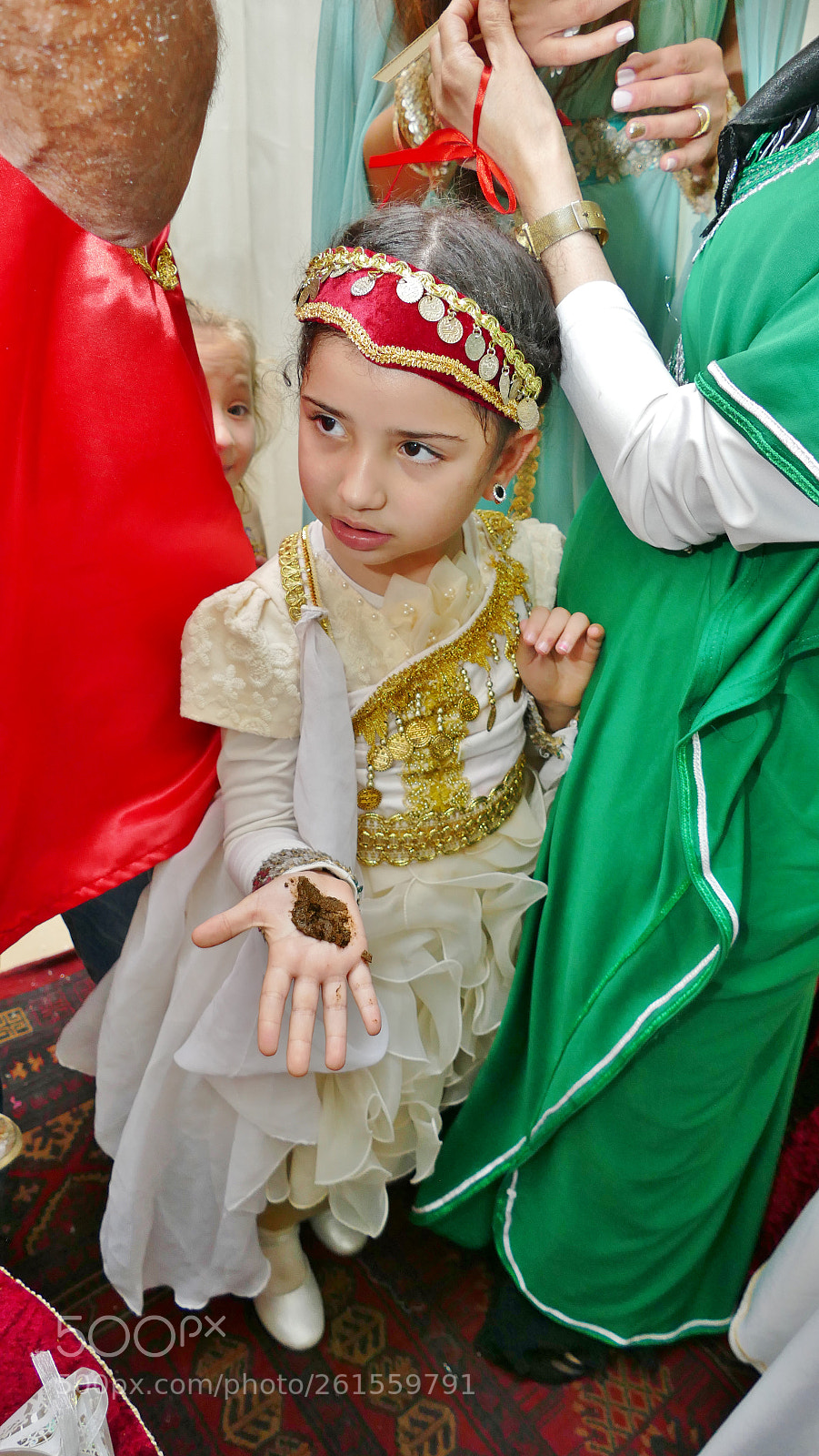 Panasonic Lumix DMC-FZ1000 sample photo. A girl in a photography