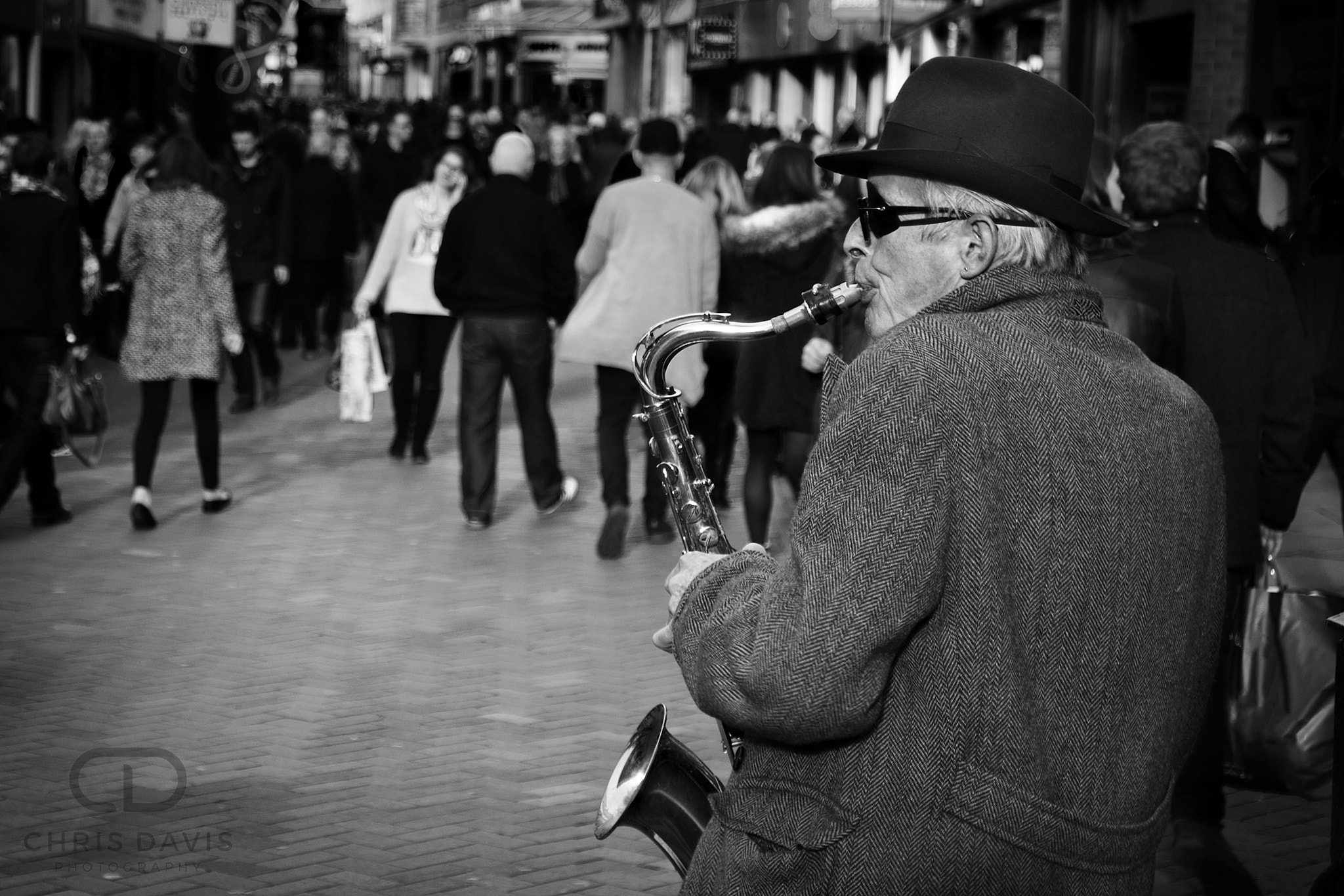 Canon EOS M sample photo. Nottingham street busker photography