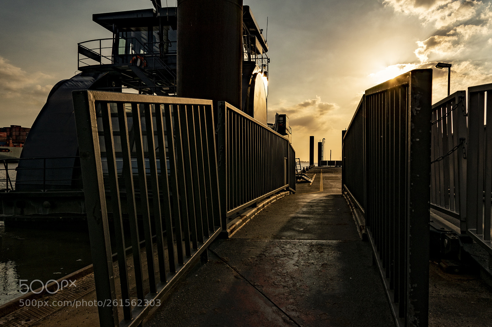 Nikon D5500 sample photo. Ferry station teufelsbrück photography