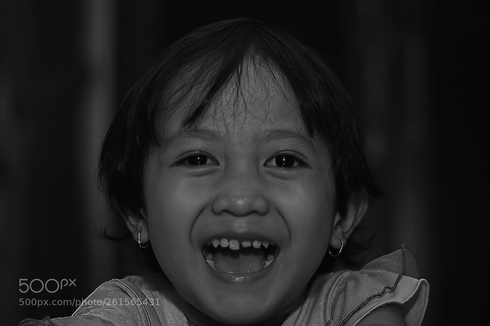 Canon EOS 5D Mark II sample photo. Smile photography
