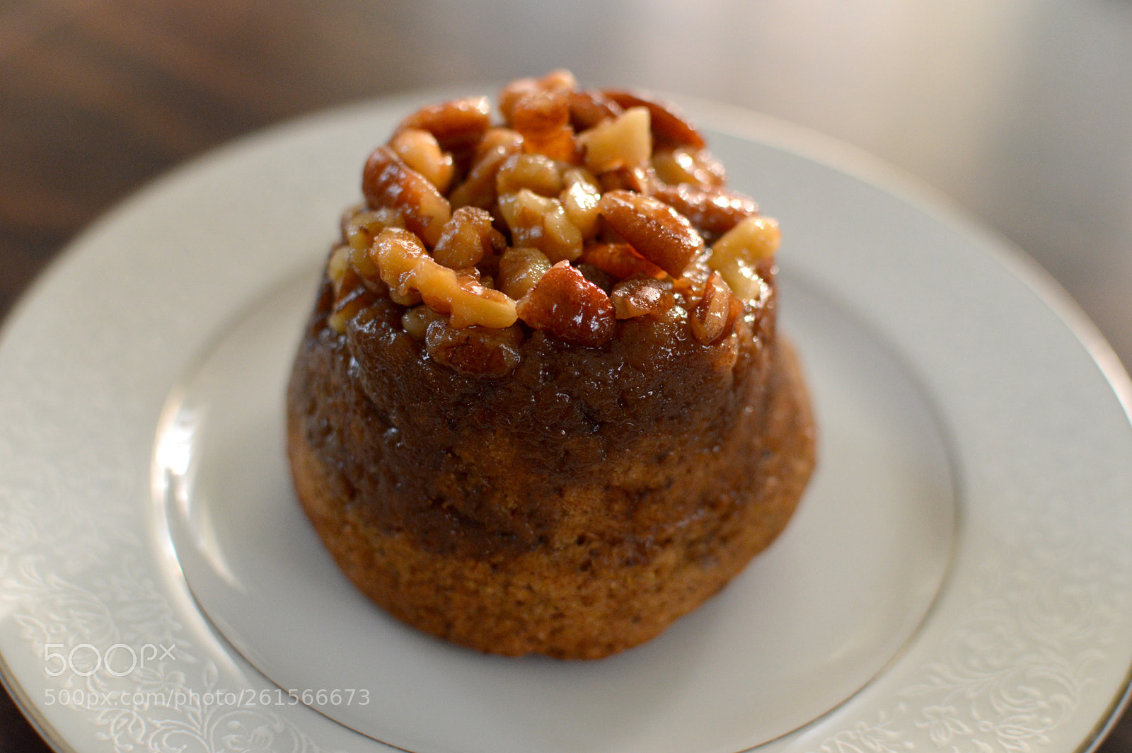 Nikon D3200 sample photo. Cinnamon pecan roll photography