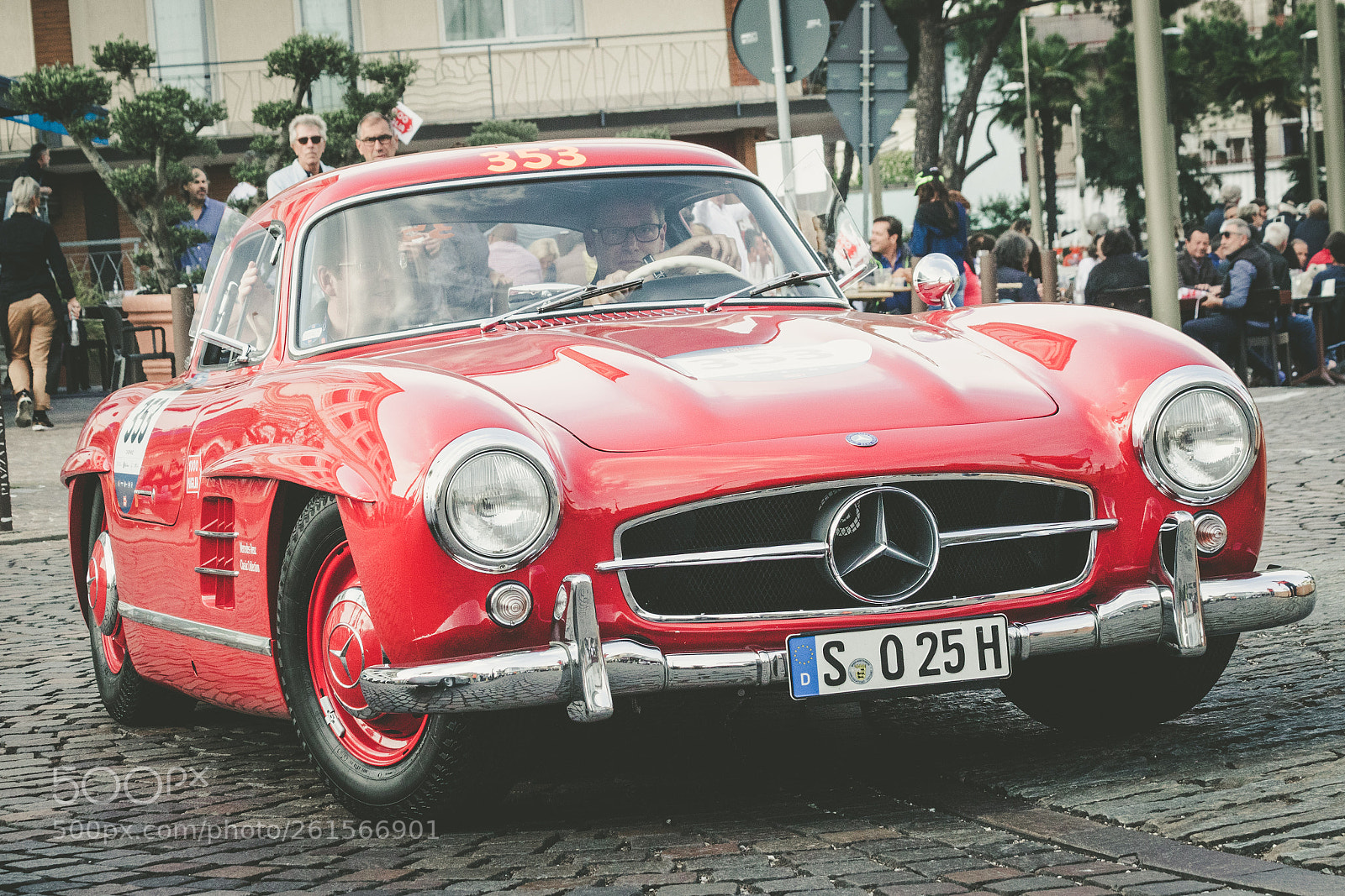 Canon EOS 7D Mark II sample photo. Red ones drive faster photography