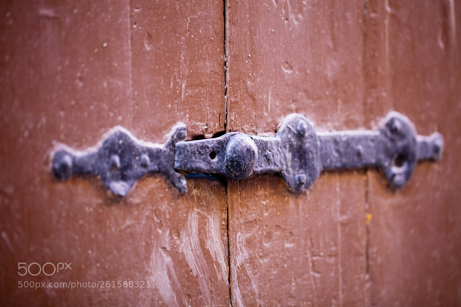 Canon EOS 5DS R sample photo. Window locks from 1800s photography