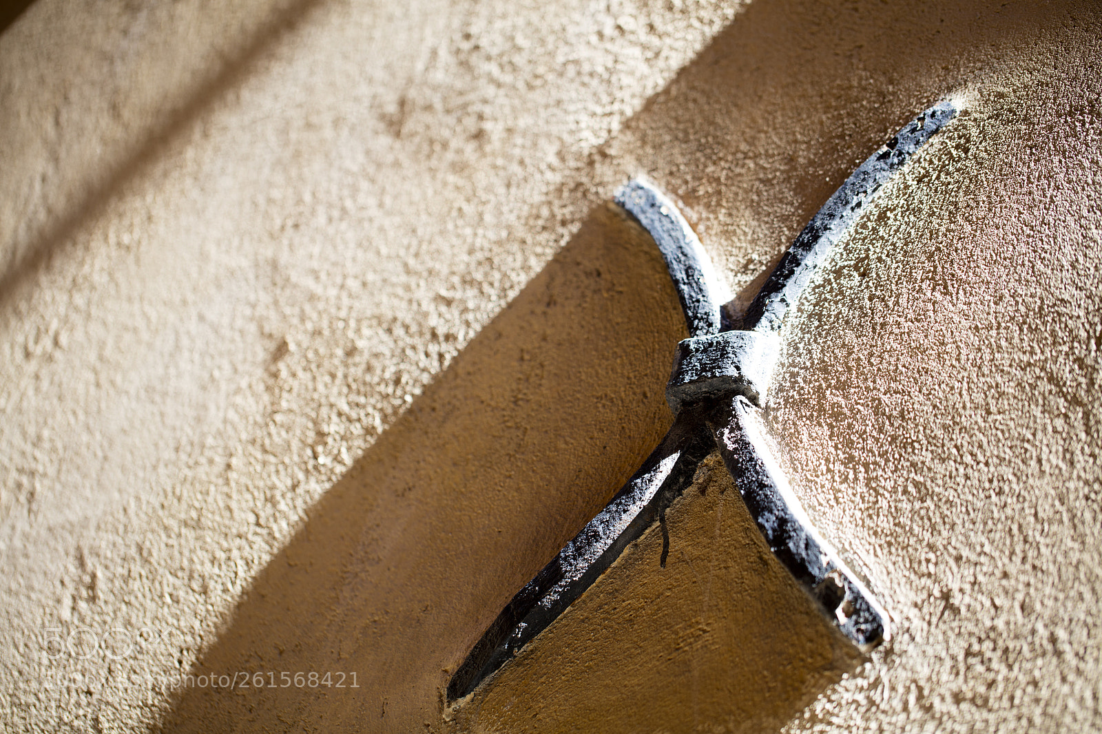 Canon EOS 5DS R sample photo. Decorated wall from old photography
