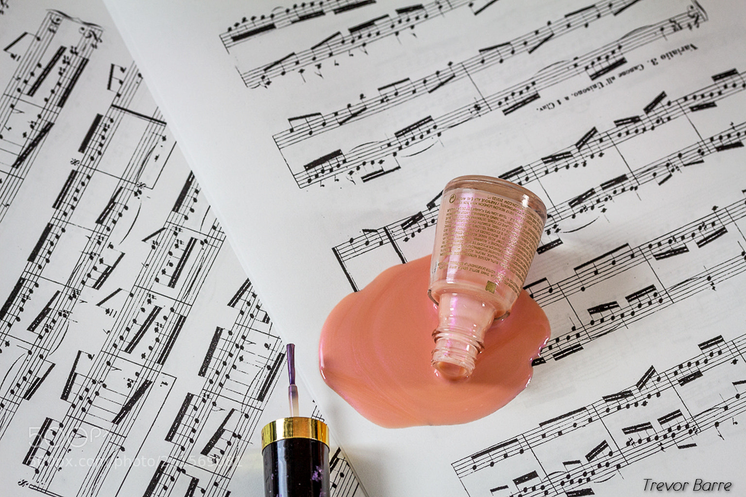 Canon EOS 650D (EOS Rebel T4i / EOS Kiss X6i) sample photo. Nails and writing music photography