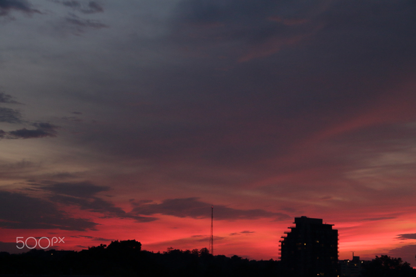 Canon EOS 650D (EOS Rebel T4i / EOS Kiss X6i) sample photo. Dusk sky view from midtown. photography