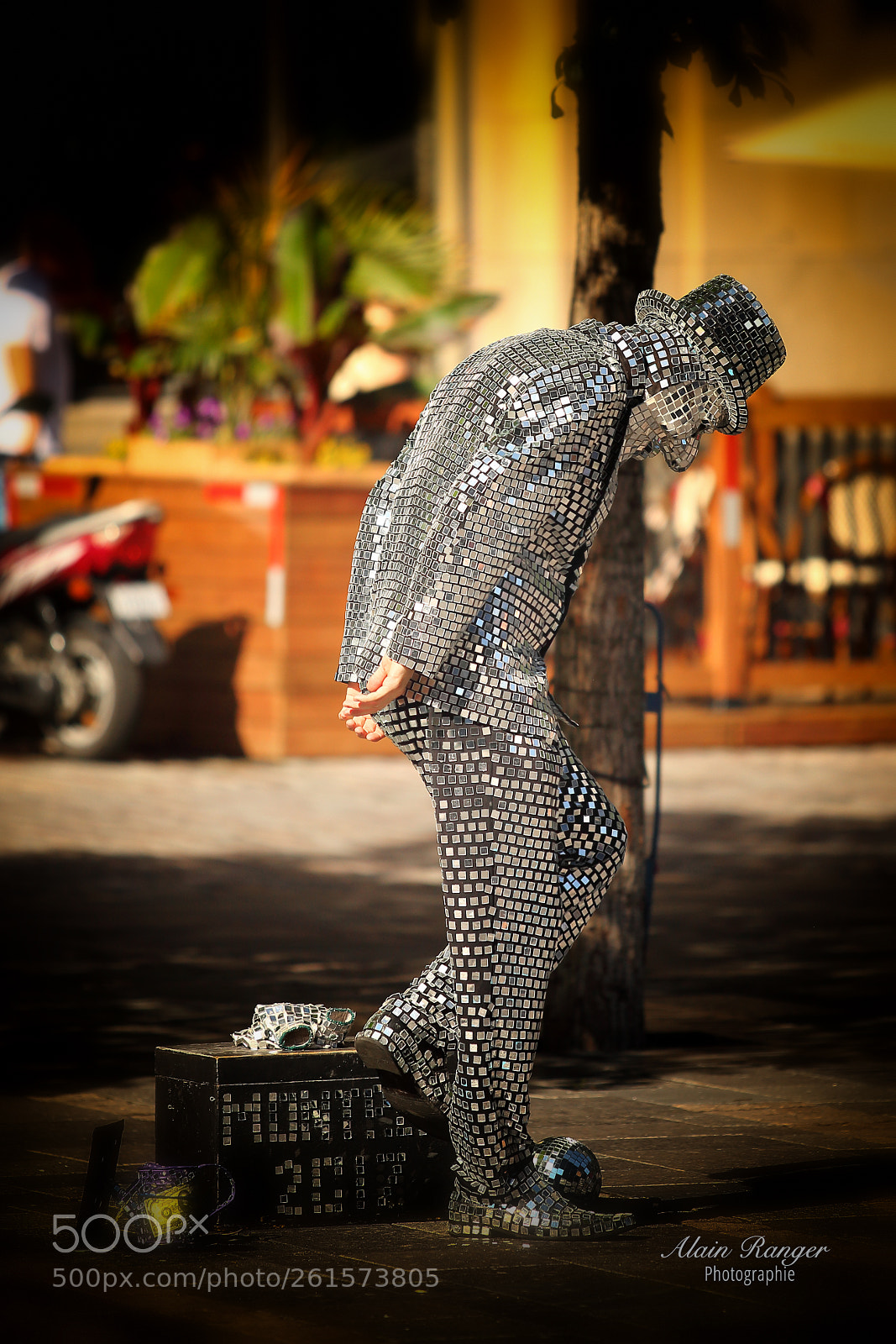 Canon EOS 5D Mark II sample photo. Mirror photography