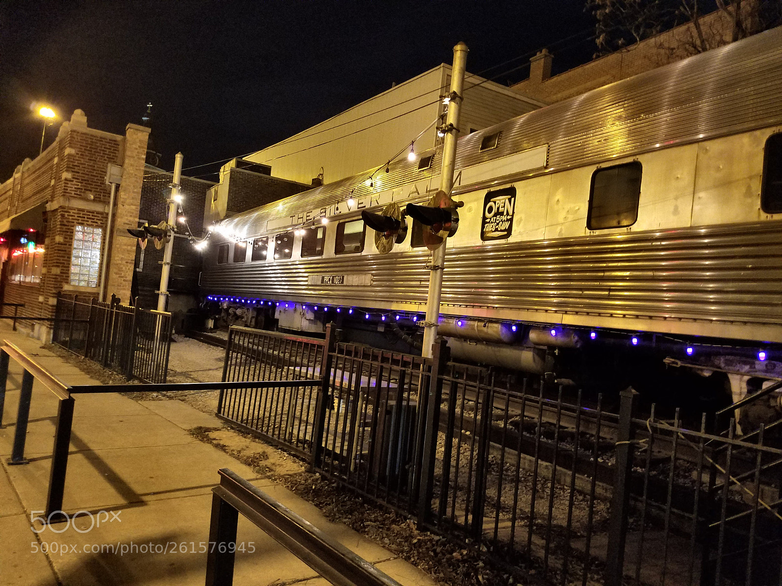 Samsung Galaxy S7 sample photo. The  restaurant train photography
