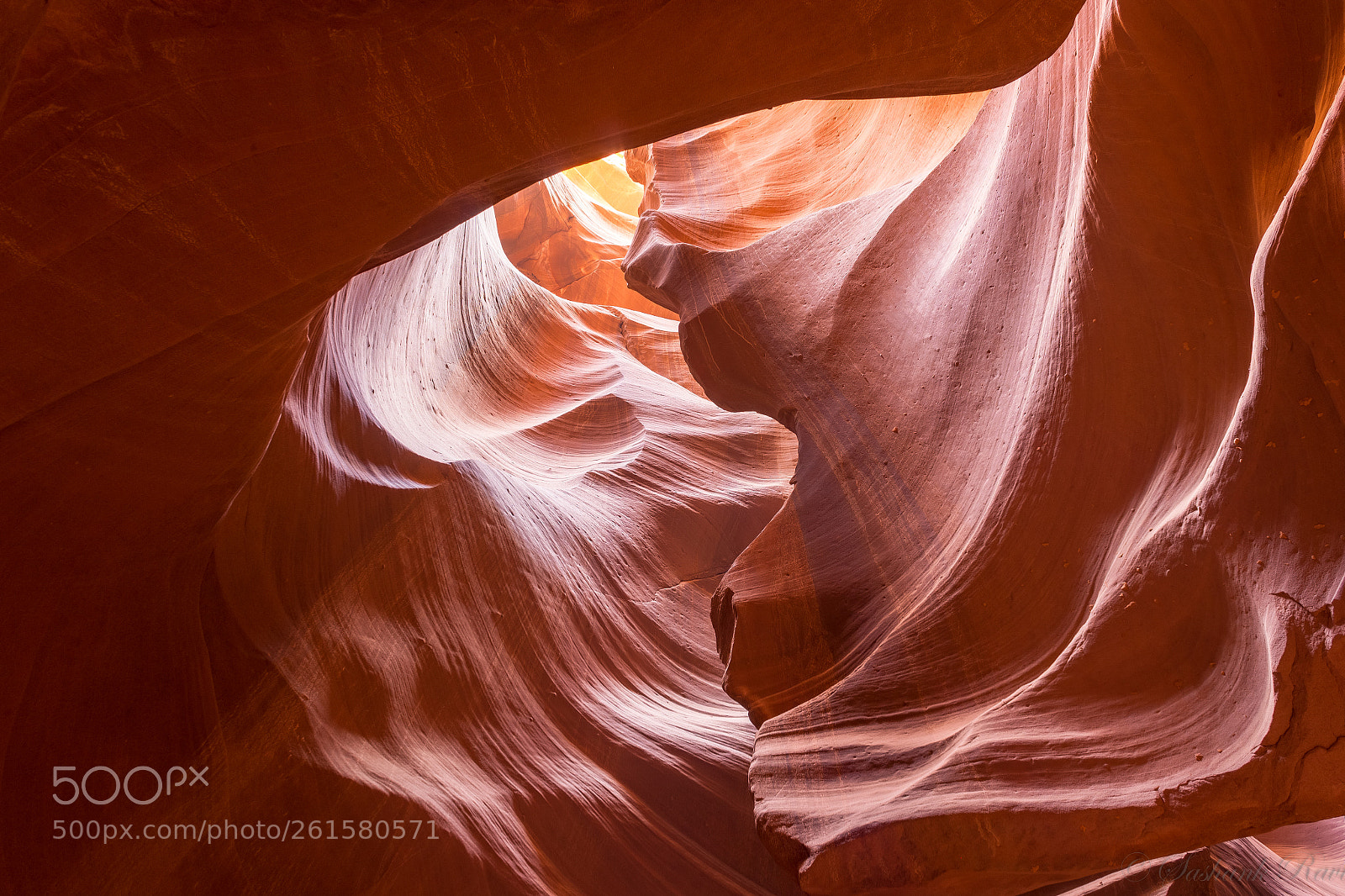 Canon EOS 550D (EOS Rebel T2i / EOS Kiss X4) sample photo. Antelope canyon - heart photography