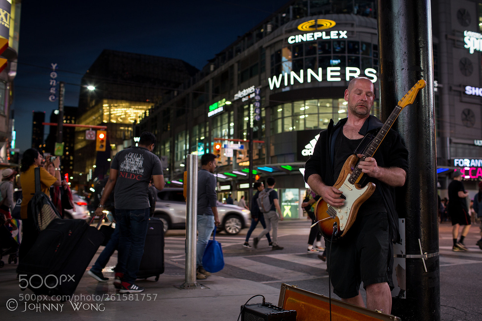 Canon EOS 6D sample photo. Street performances photography