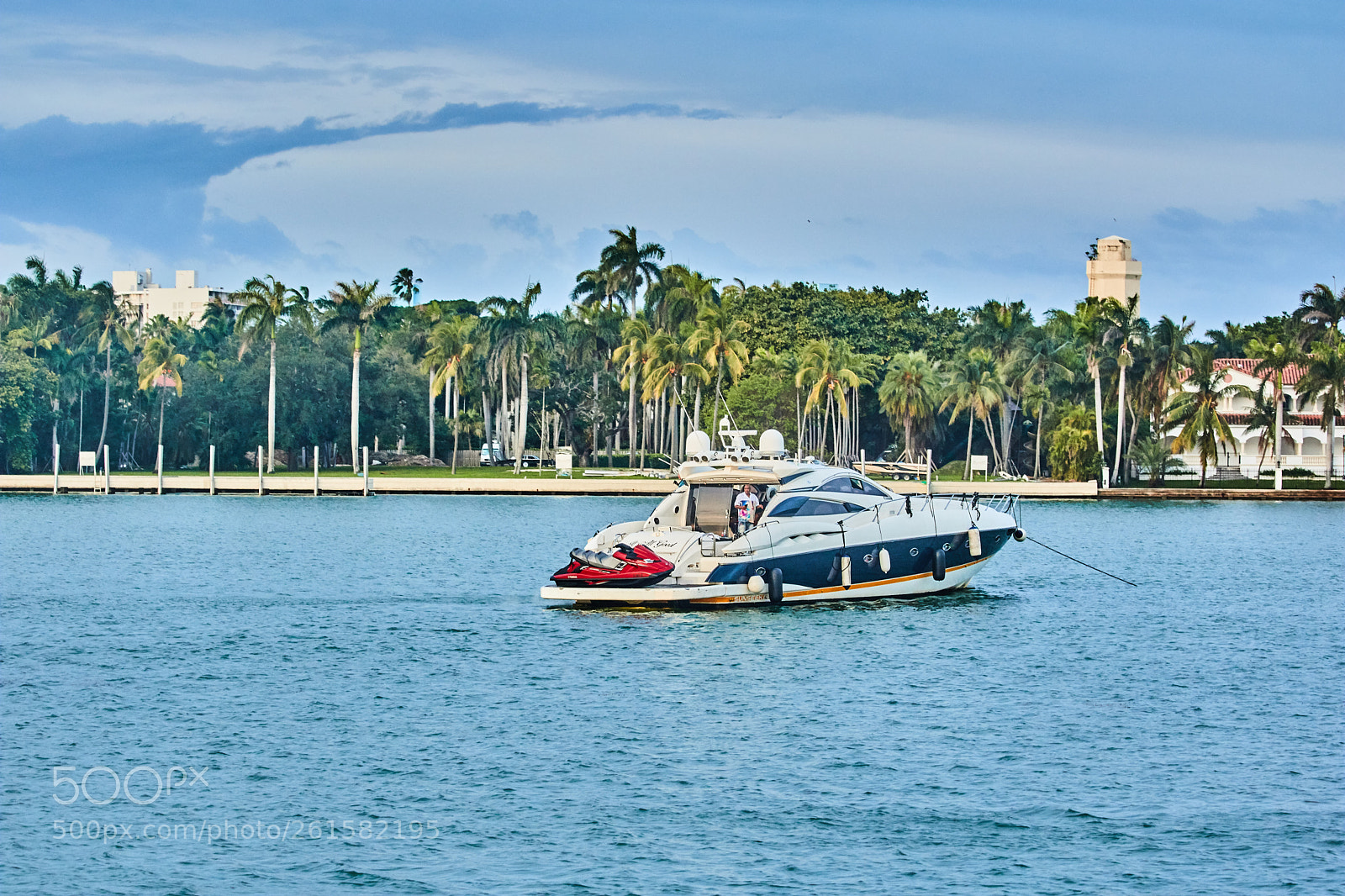 Canon EOS 750D (EOS Rebel T6i / EOS Kiss X8i) sample photo. Miami cruise photography