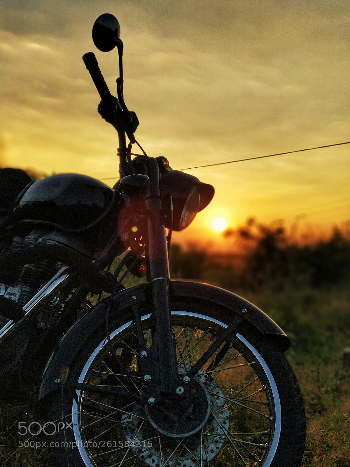OnePlus 5 sample photo. The royal enfield photography