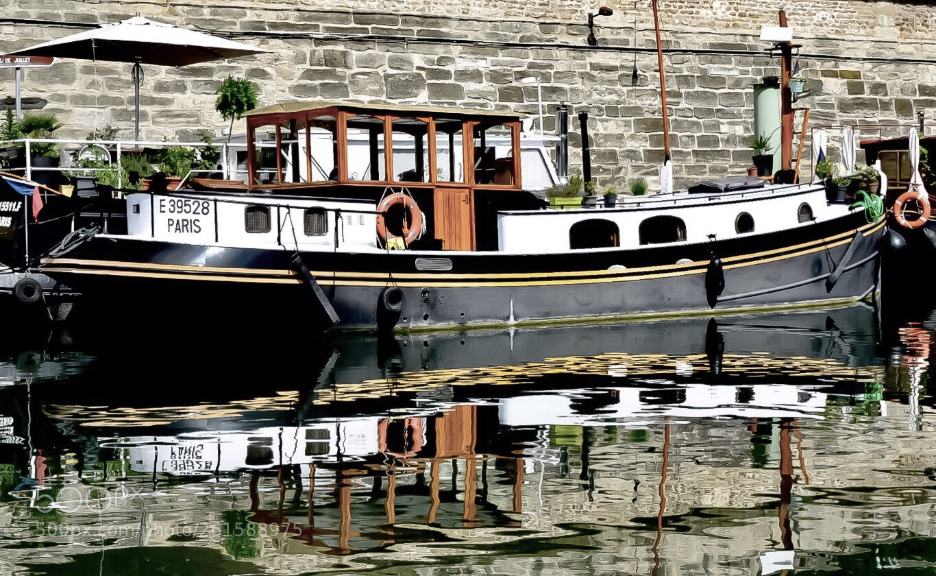 Nikon D5300 sample photo. Living differently  photography