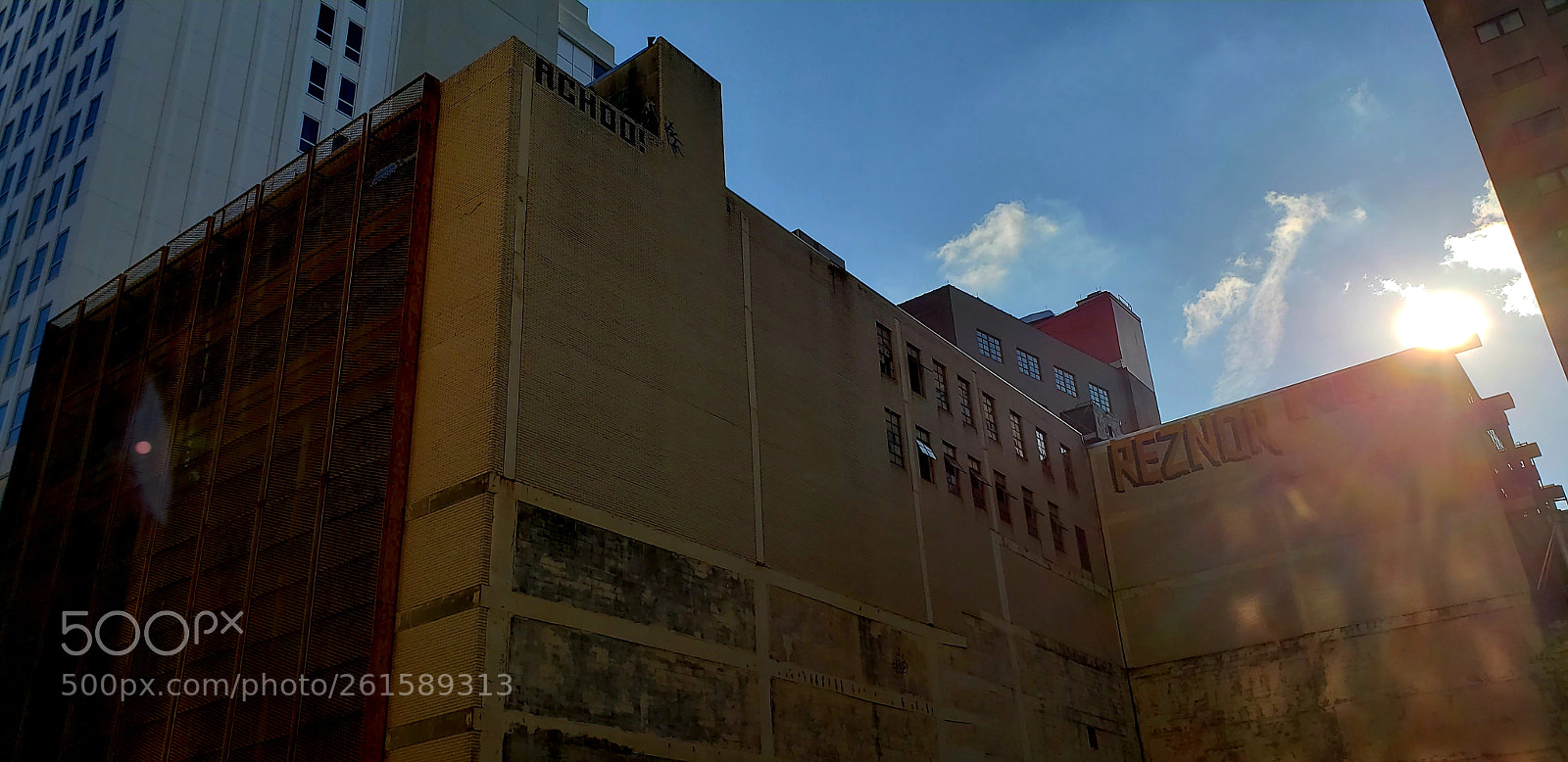 Samsung Galaxy S9+ sample photo. City building photography