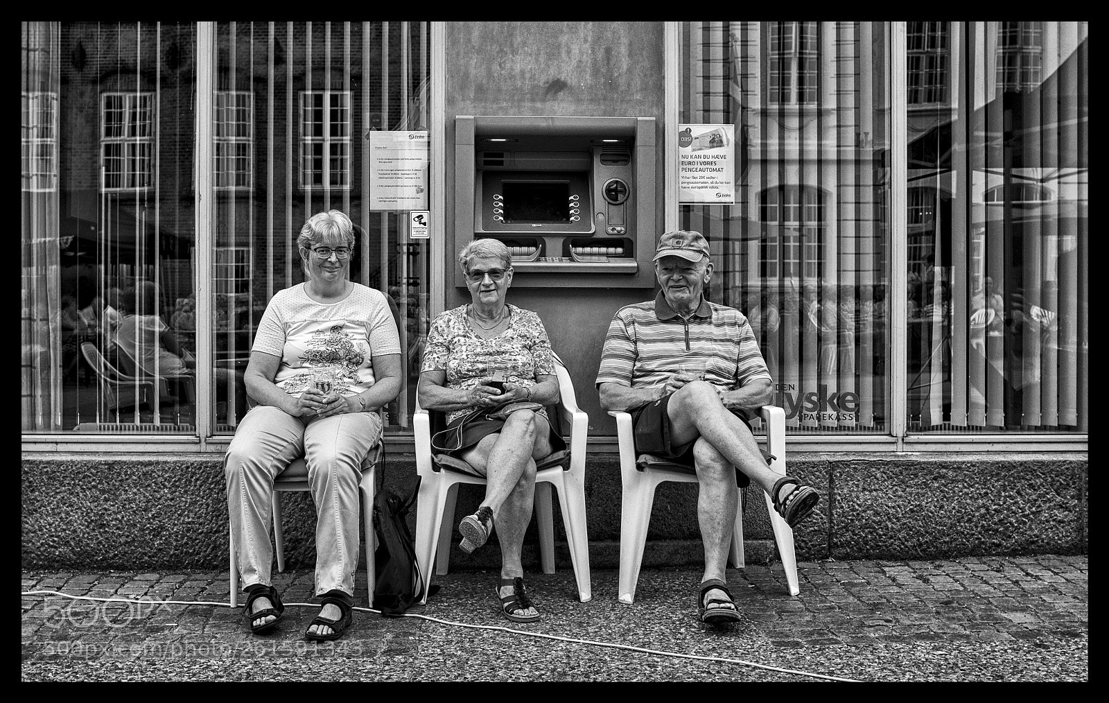 Fujifilm X100S sample photo. Resting in the city photography