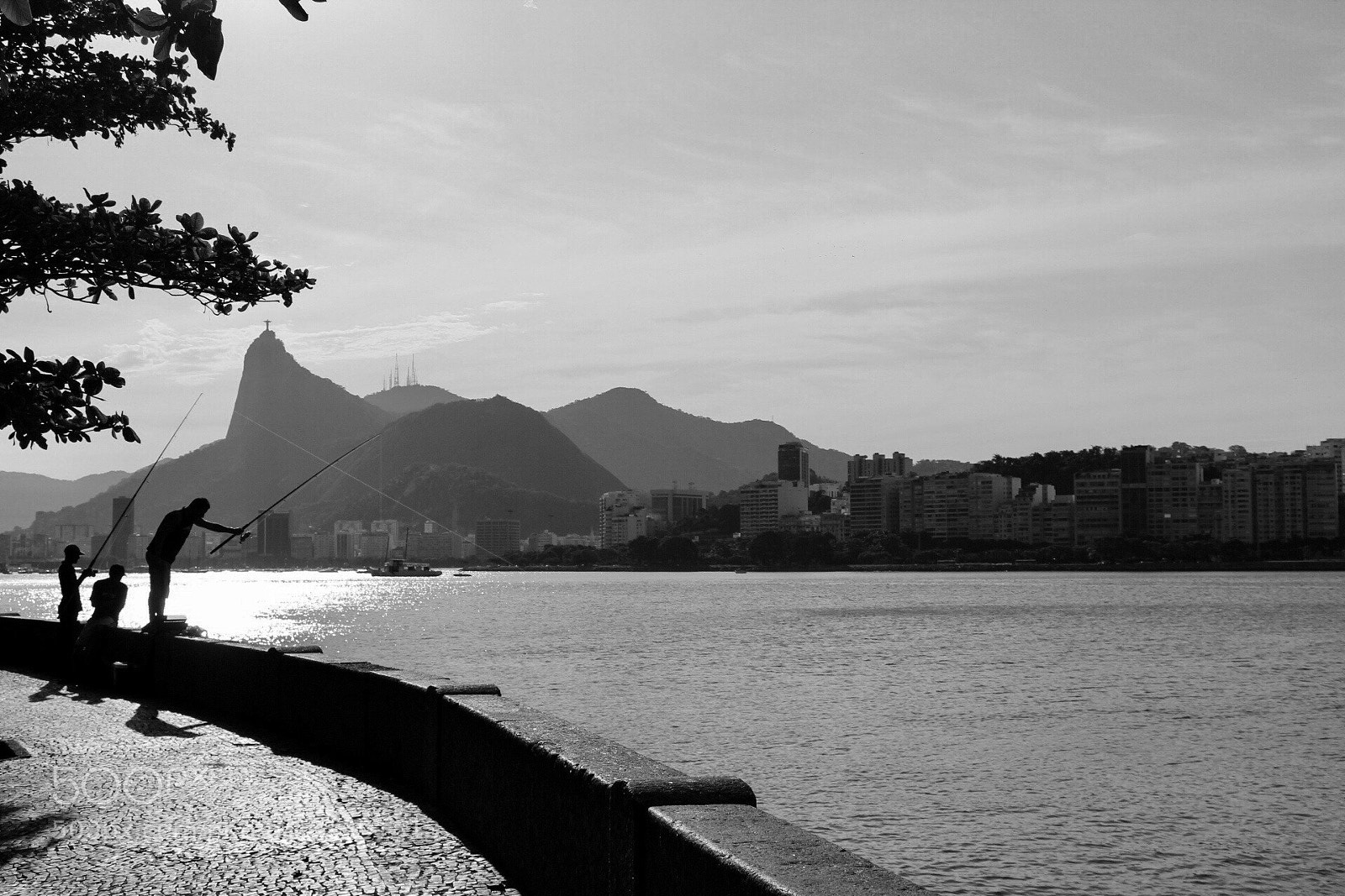 Canon EOS 1300D (EOS Rebel T6 / EOS Kiss X80) sample photo. Fishermen at mureta da photography