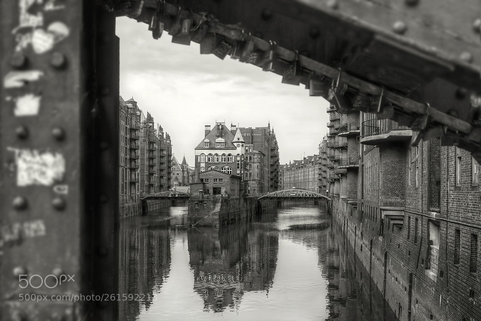 Sony a7 II sample photo. Durchblick ii b&w photography