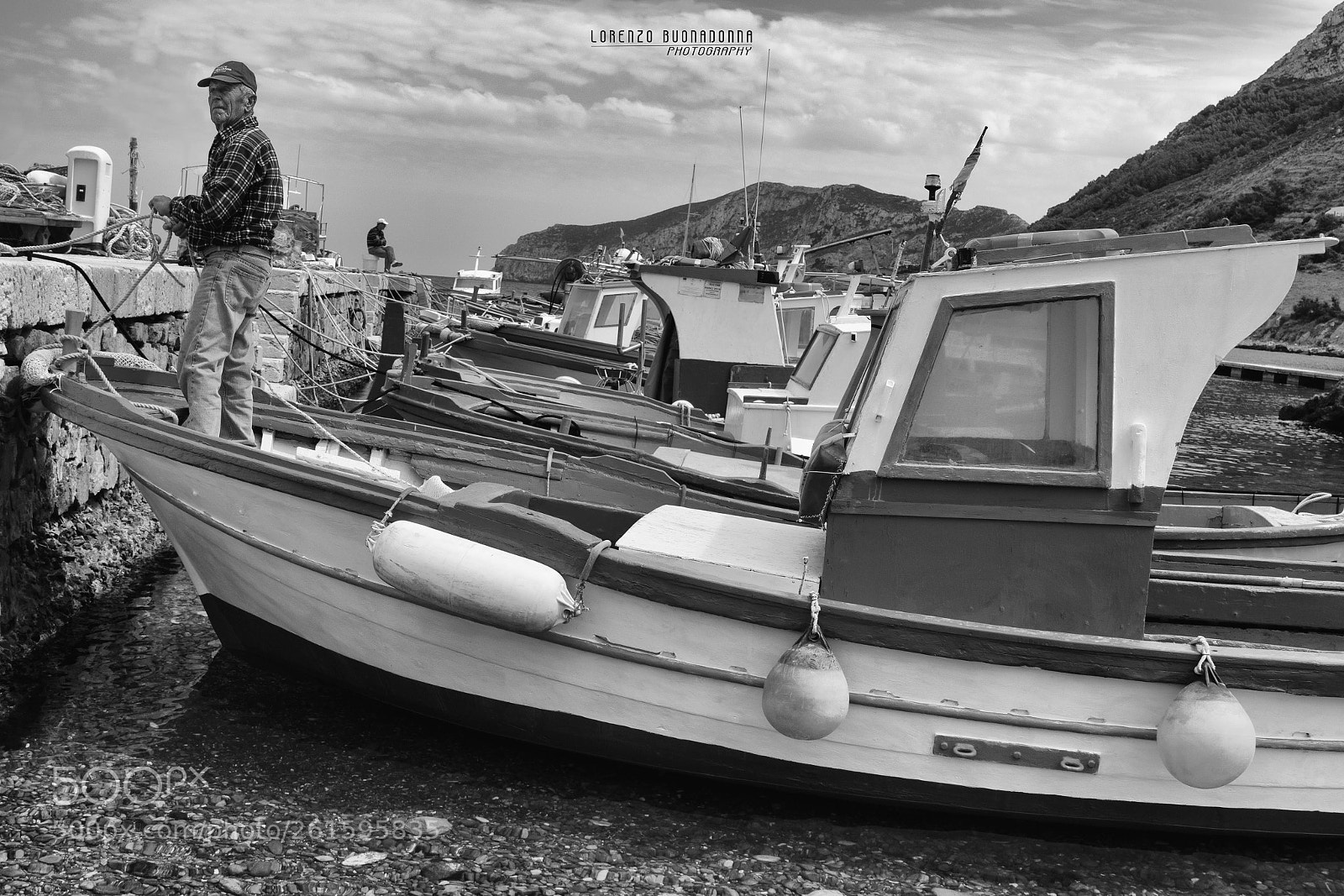 Canon EOS 7D Mark II sample photo. Boat and fishmen photography