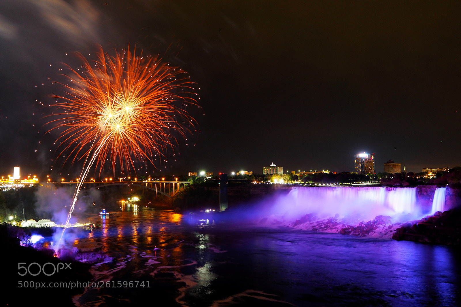 Olympus OM-D E-M10 II sample photo. Niagara falls summer fireworks photography