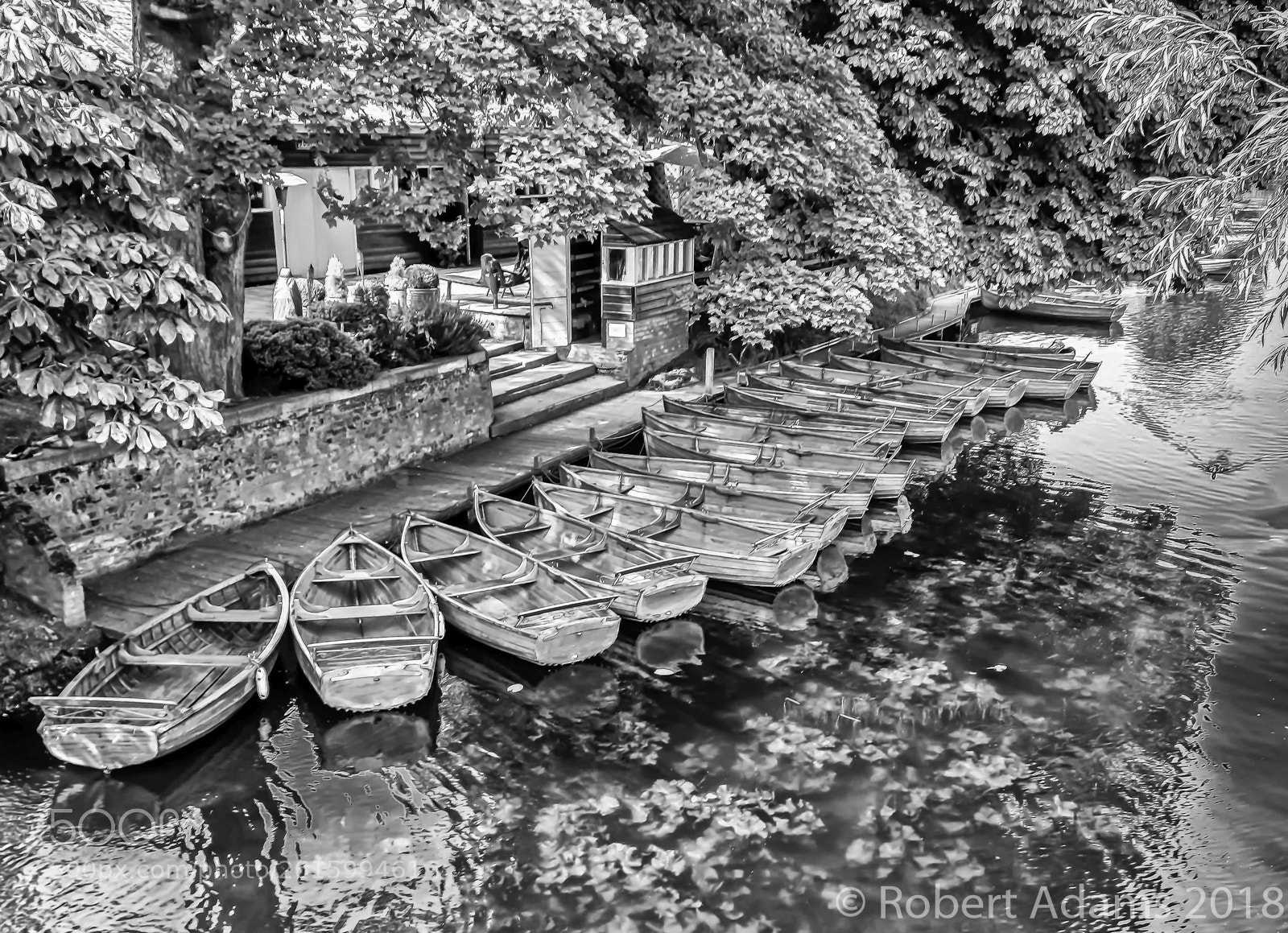 Canon EOS 450D (EOS Rebel XSi / EOS Kiss X2) sample photo. Boats for hire photography