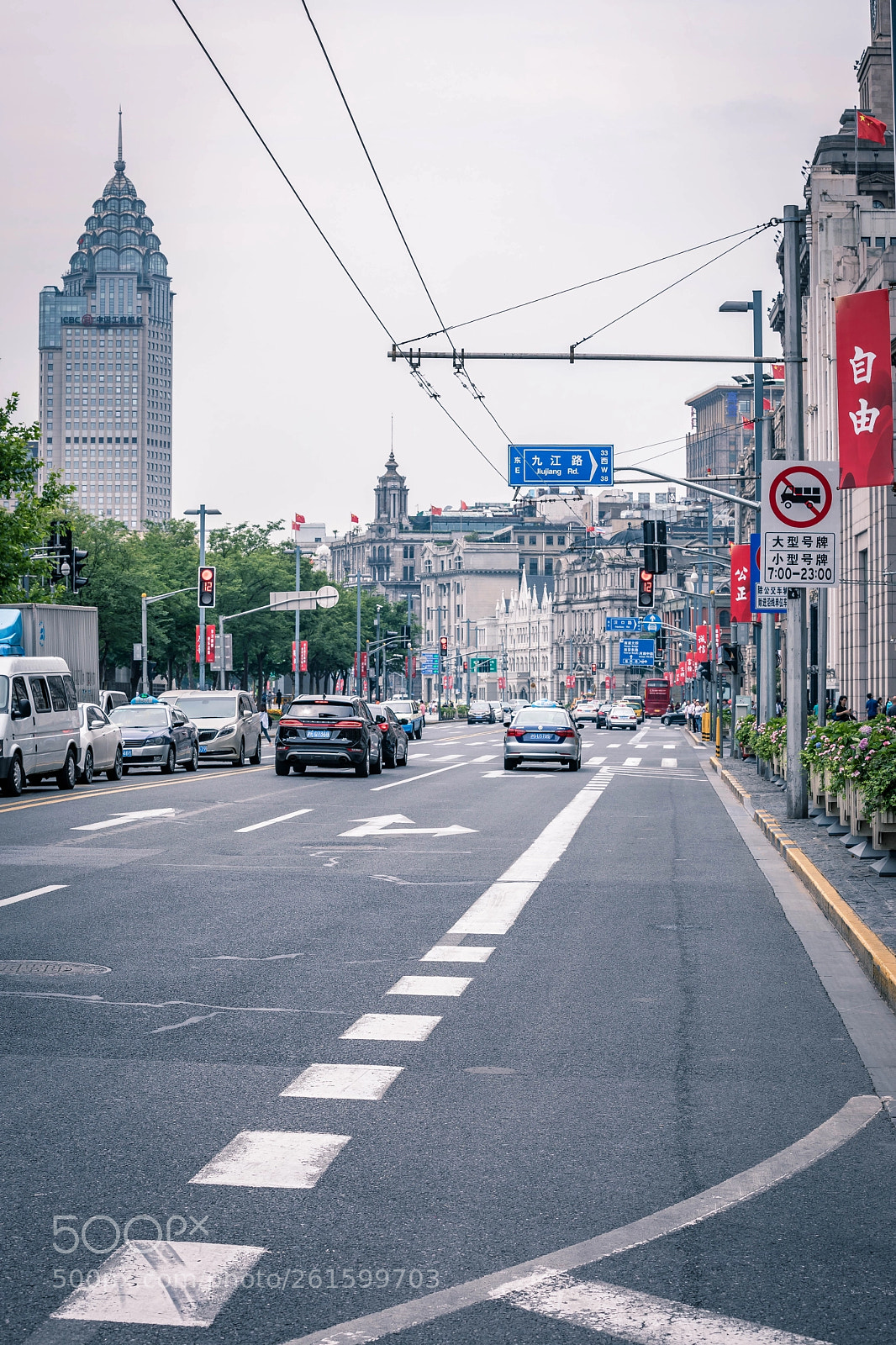 Canon EOS 5D Mark IV sample photo. Future road photography