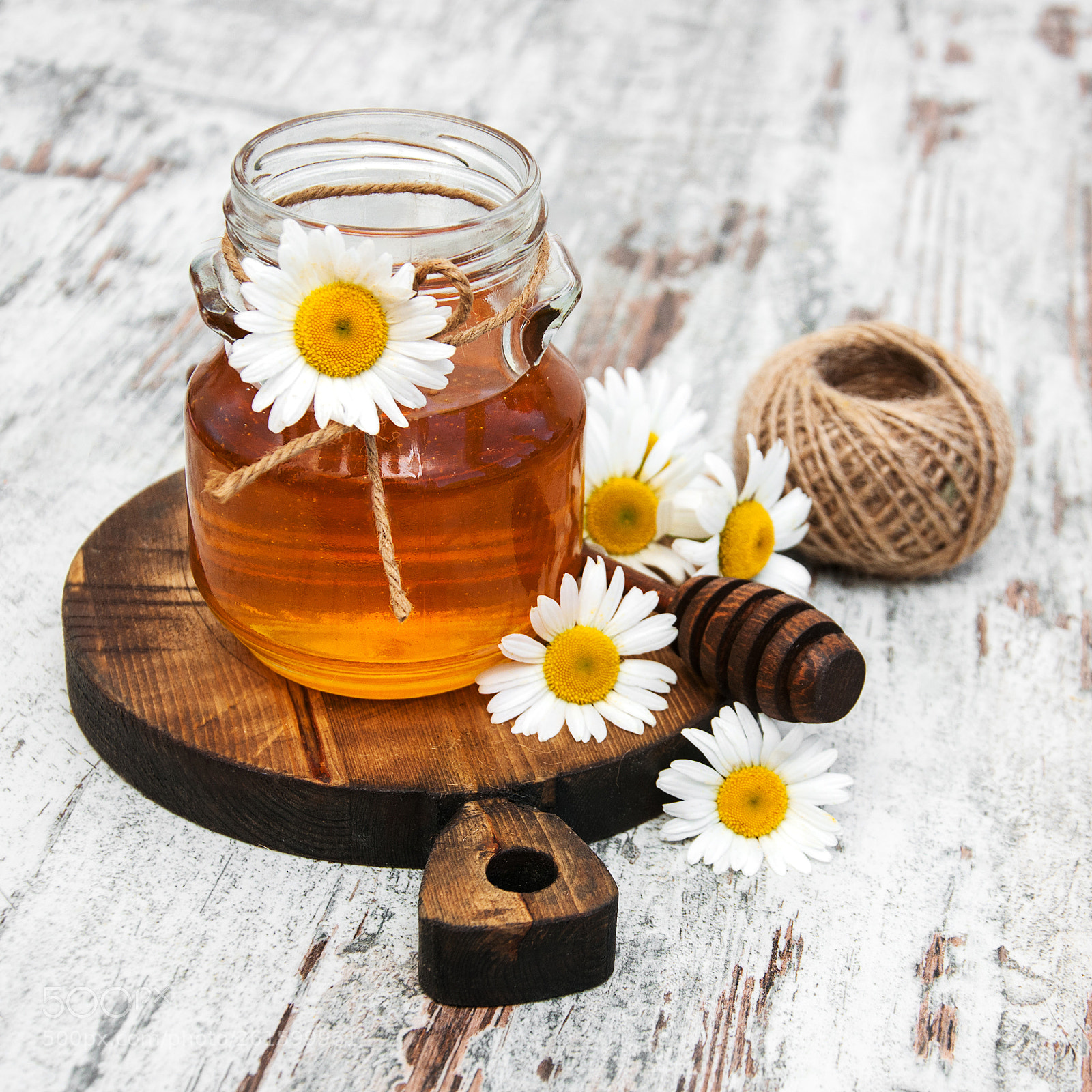 Nikon D90 sample photo. Honey and chamomile photography