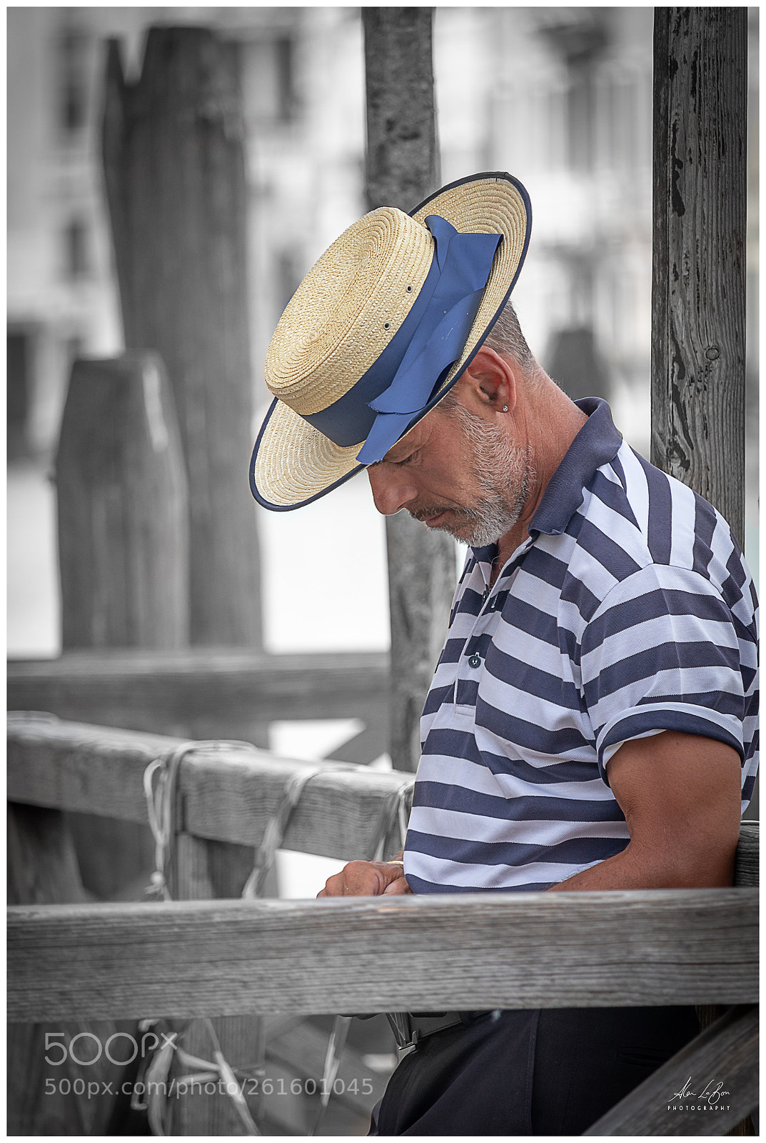 Canon EOS 77D (EOS 9000D / EOS 770D) sample photo. Gondalier, venice. photography