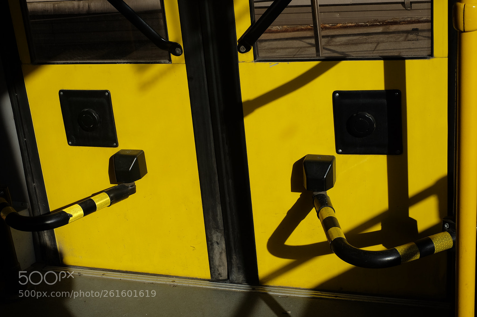 Fujifilm X-T10 sample photo. The bus photography