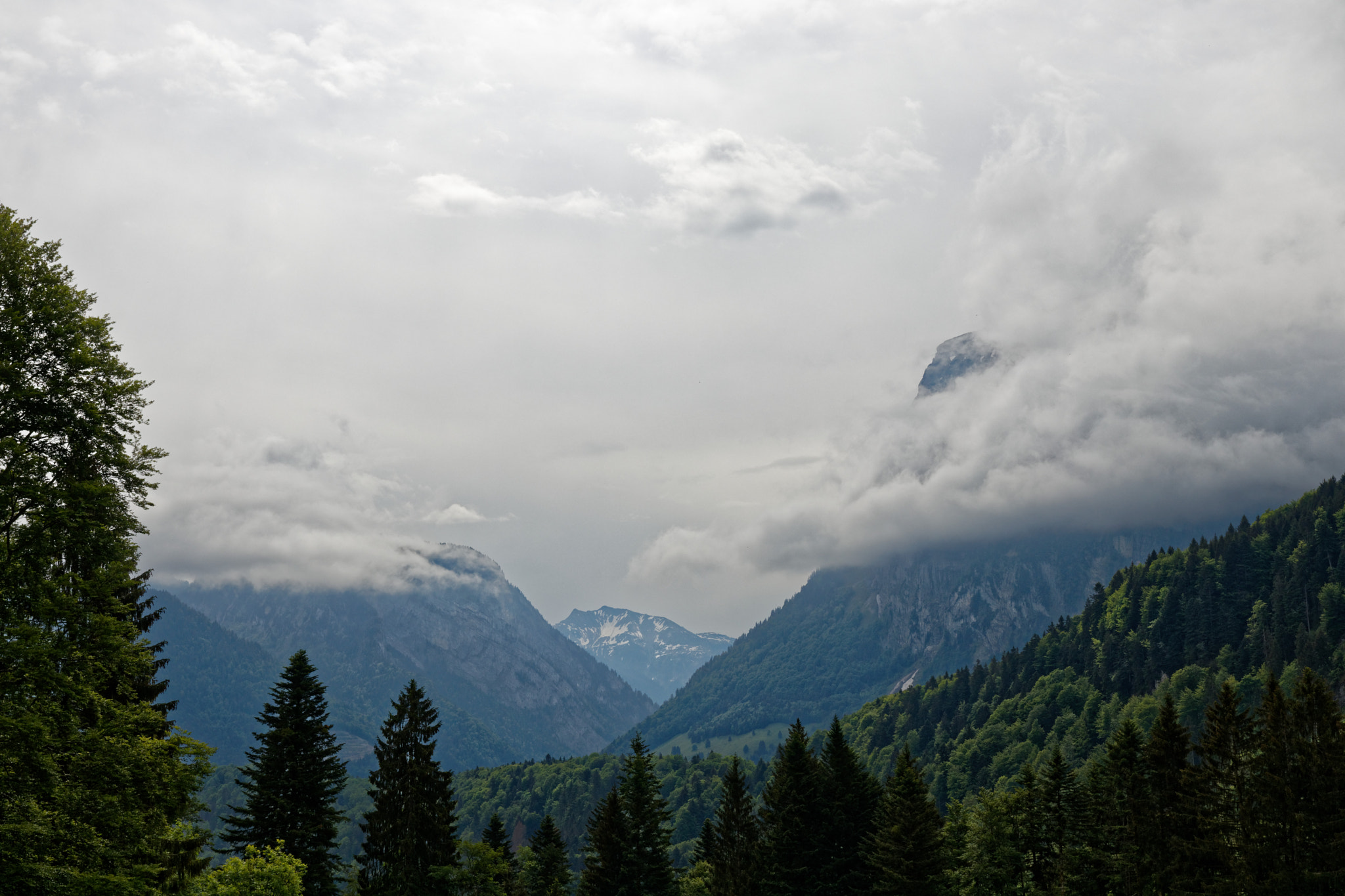 Canon EOS 80D + Tamron SP AF 17-50mm F2.8 XR Di II LD Aspherical (IF) sample photo. A day in the alps photography