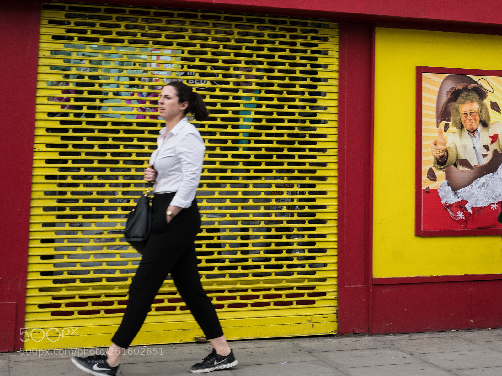 Nikon D850 sample photo. Framed with color (dublin 2018) photography