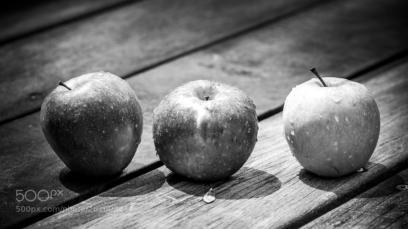 Sony a6000 sample photo. Les trois pommes photography