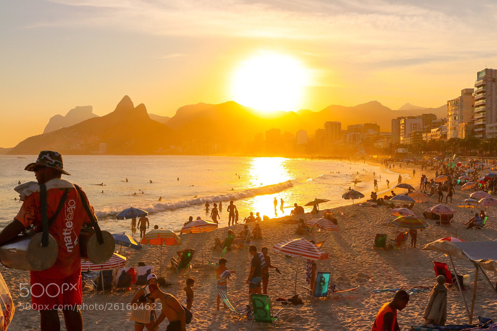Canon EOS 80D sample photo. Ipanema beach in a photography