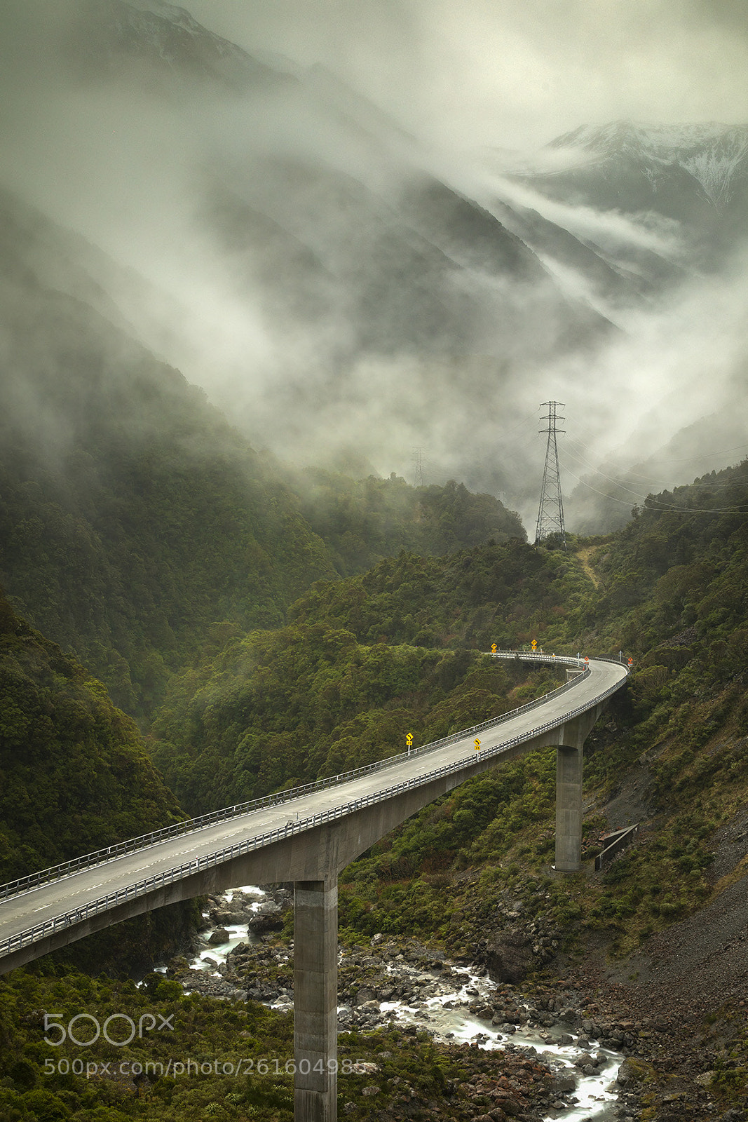 Canon EOS 5D Mark IV sample photo. Foggy viaduct photography