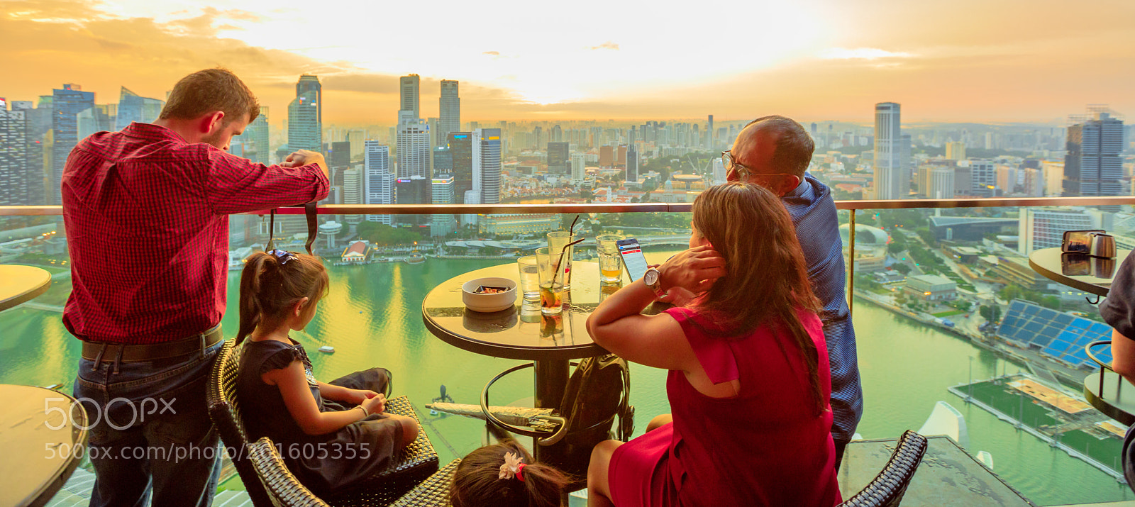 Canon EOS 5D Mark IV sample photo. Singapore skybar sunset photography