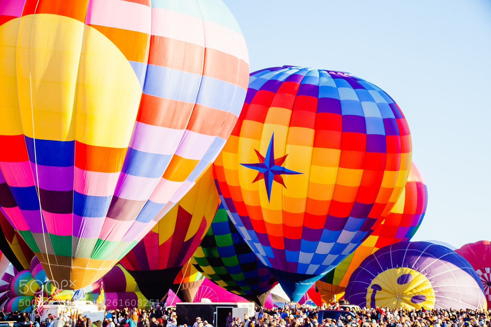 Canon EOS 5D Mark II sample photo. Crowd at balloon fiesta photography