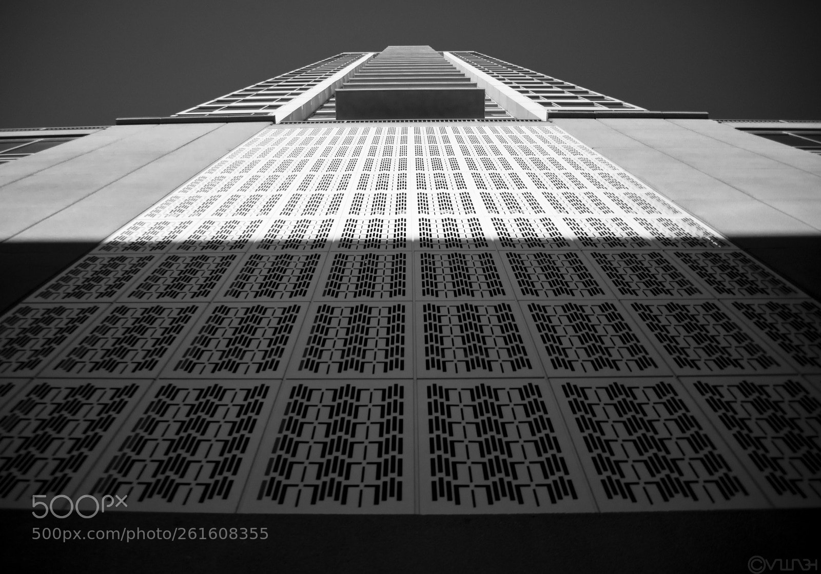 Canon EOS 5D Mark II sample photo. Skyscraper at downtown phoenix photography