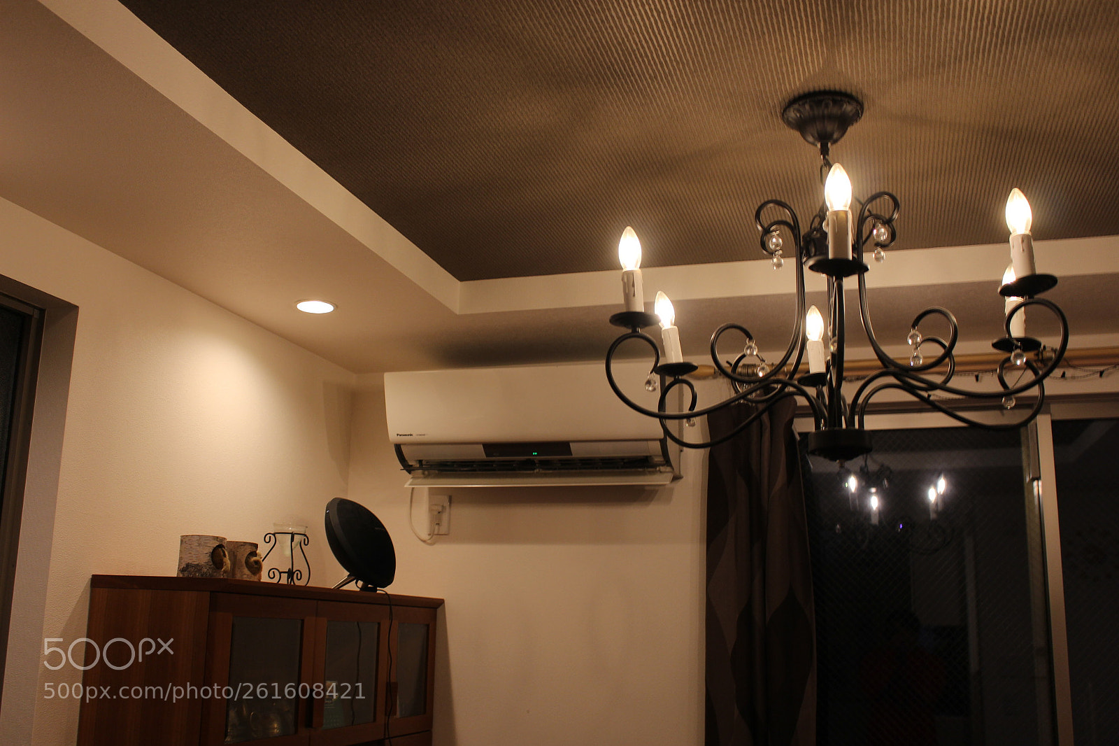Canon EOS 100D (EOS Rebel SL1 / EOS Kiss X7) sample photo. Curved chandelier photography