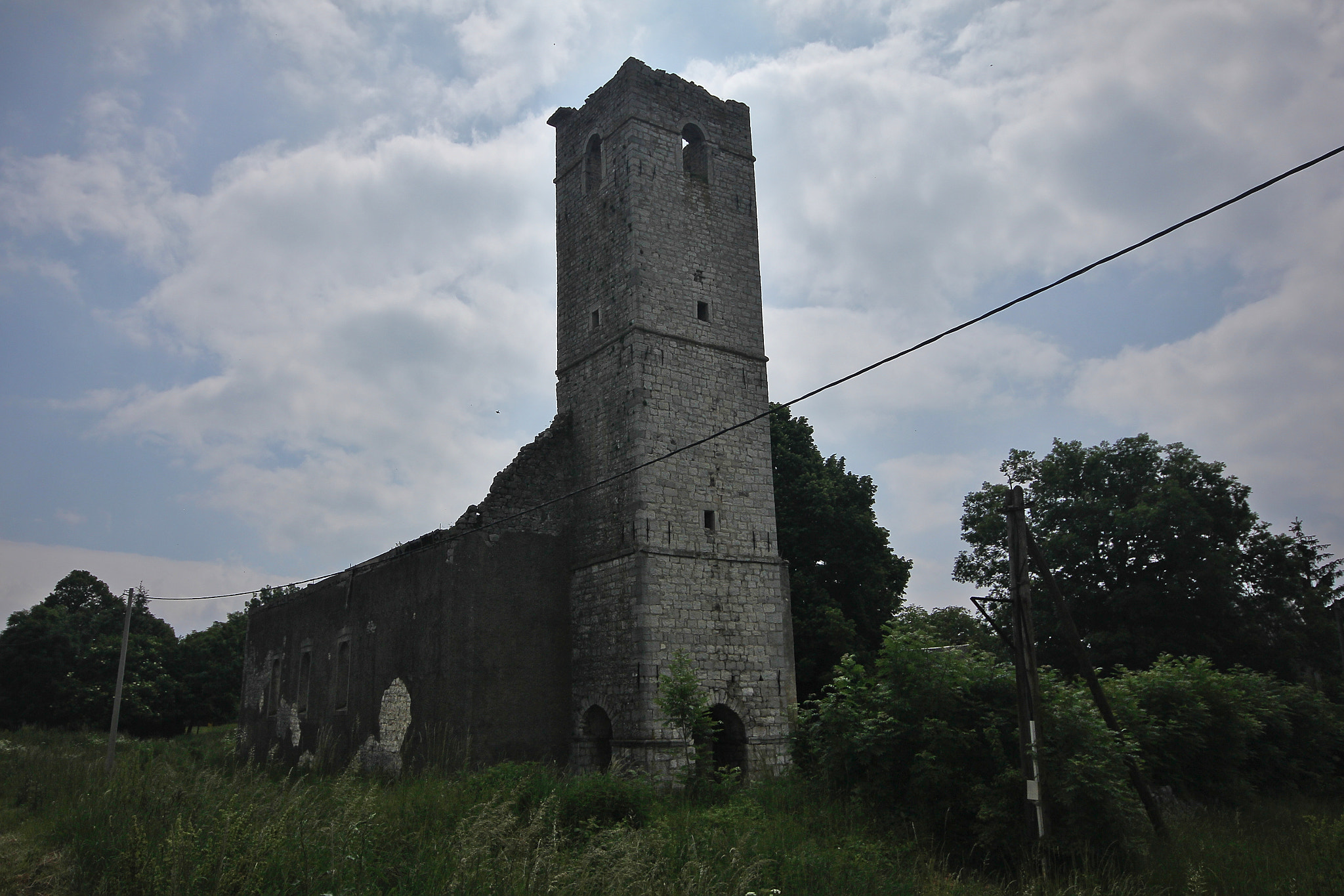 Canon EOS 60D + Sigma 10-20mm F4-5.6 EX DC HSM sample photo. Ruiny kościoła photography