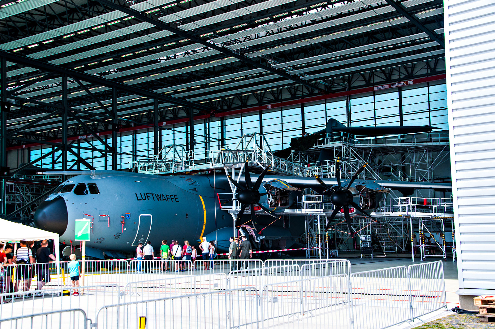 Nikon D5000 sample photo. A 400 m in waschhalle photography