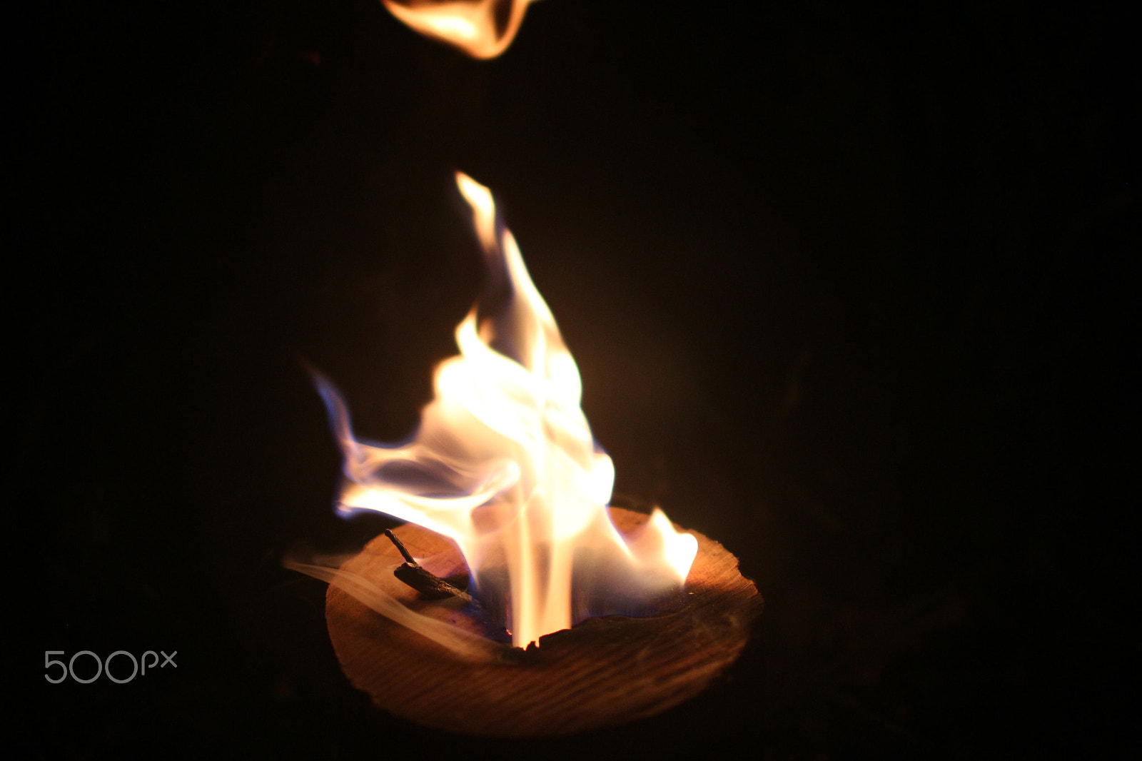 Canon EF 35mm F1.4L USM sample photo. Fire photography