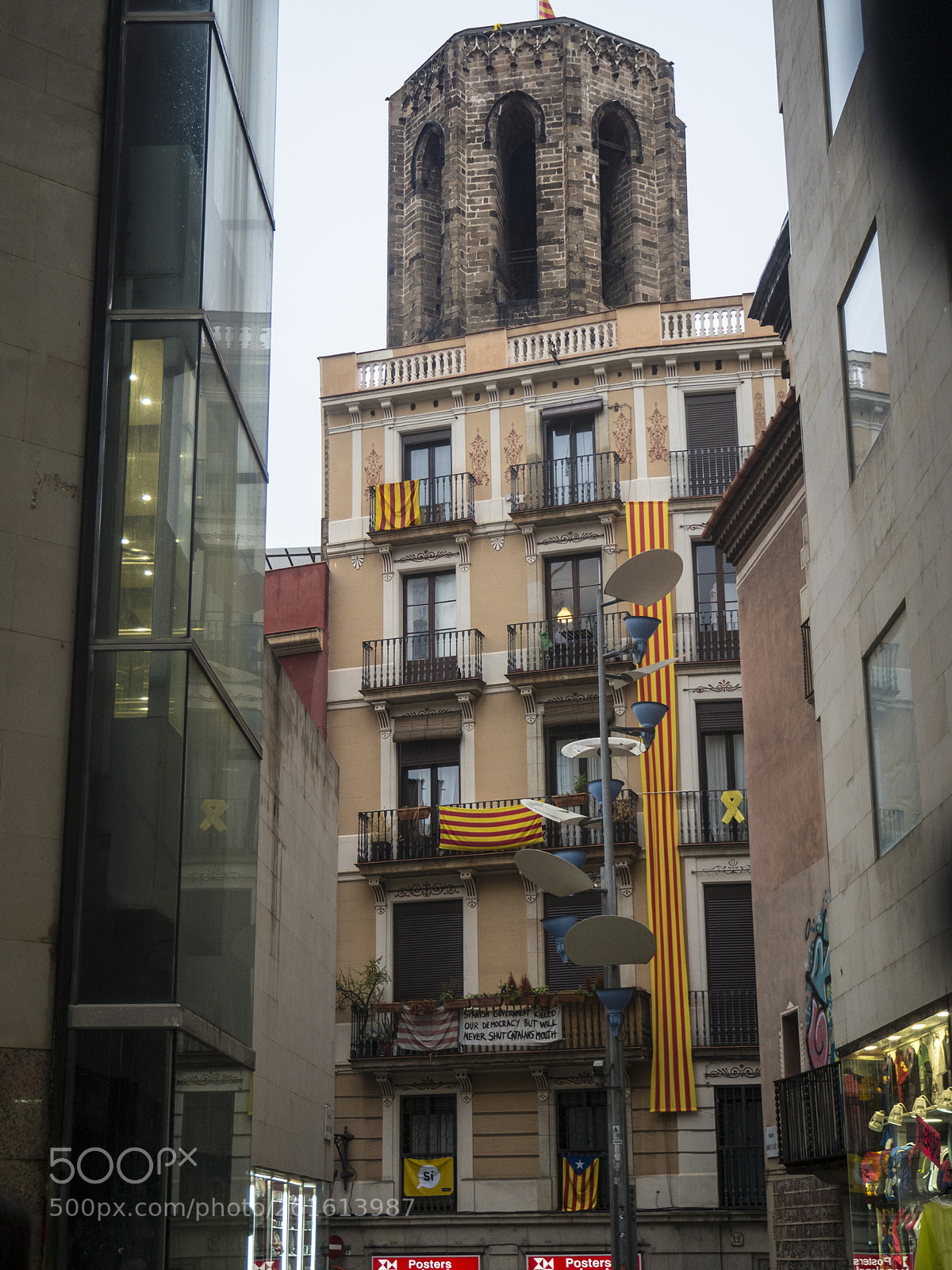Olympus OM-D E-M5 II sample photo. Streets of barcelona 4/5 photography