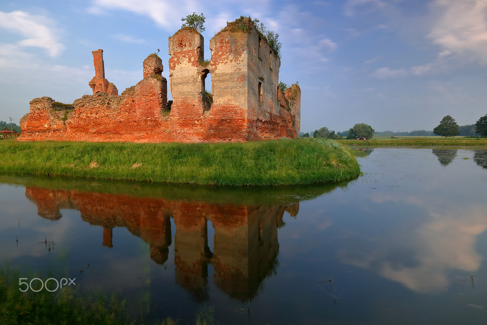 Canon EOS 750D (EOS Rebel T6i / EOS Kiss X8i) sample photo. (romantic ruins) photography