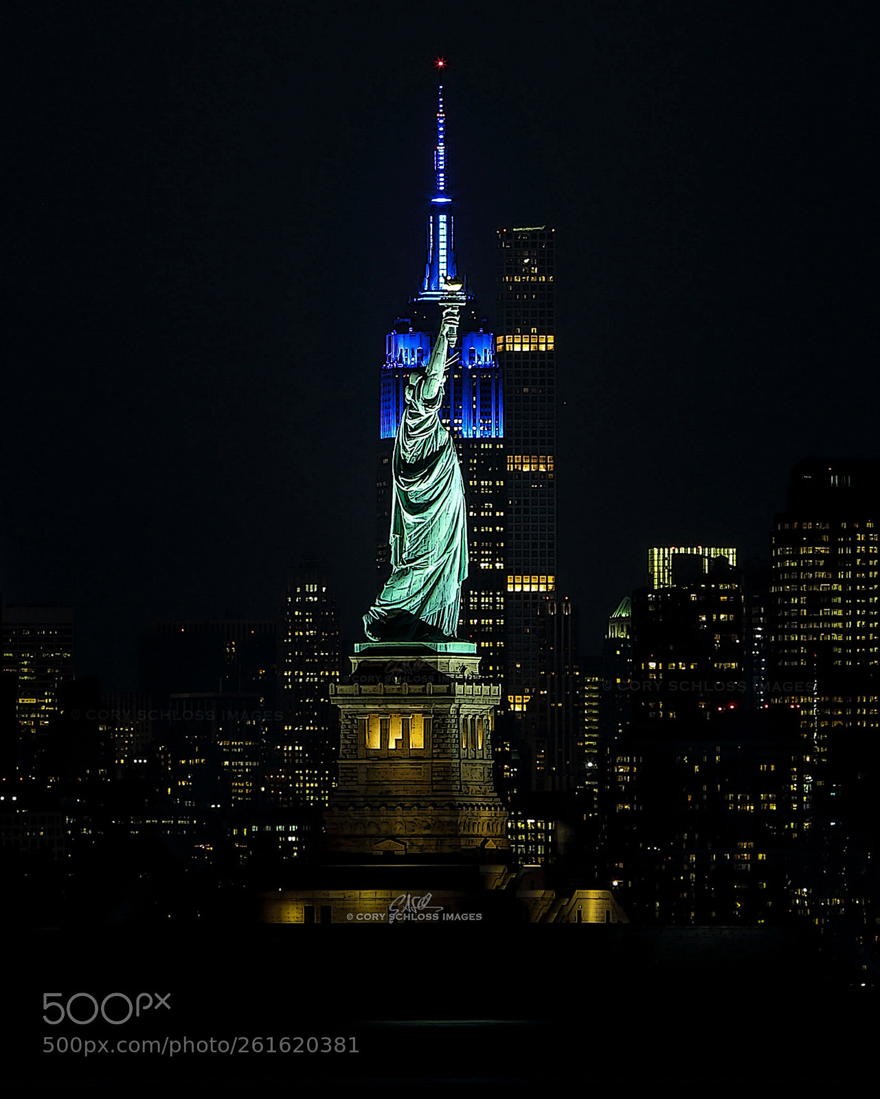 Canon EOS 5D Mark IV sample photo. The line up | nyc photography