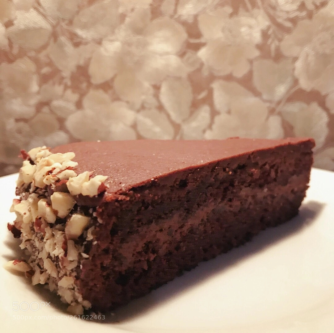 Apple iPhone 7 sample photo. Chocolate cake photography