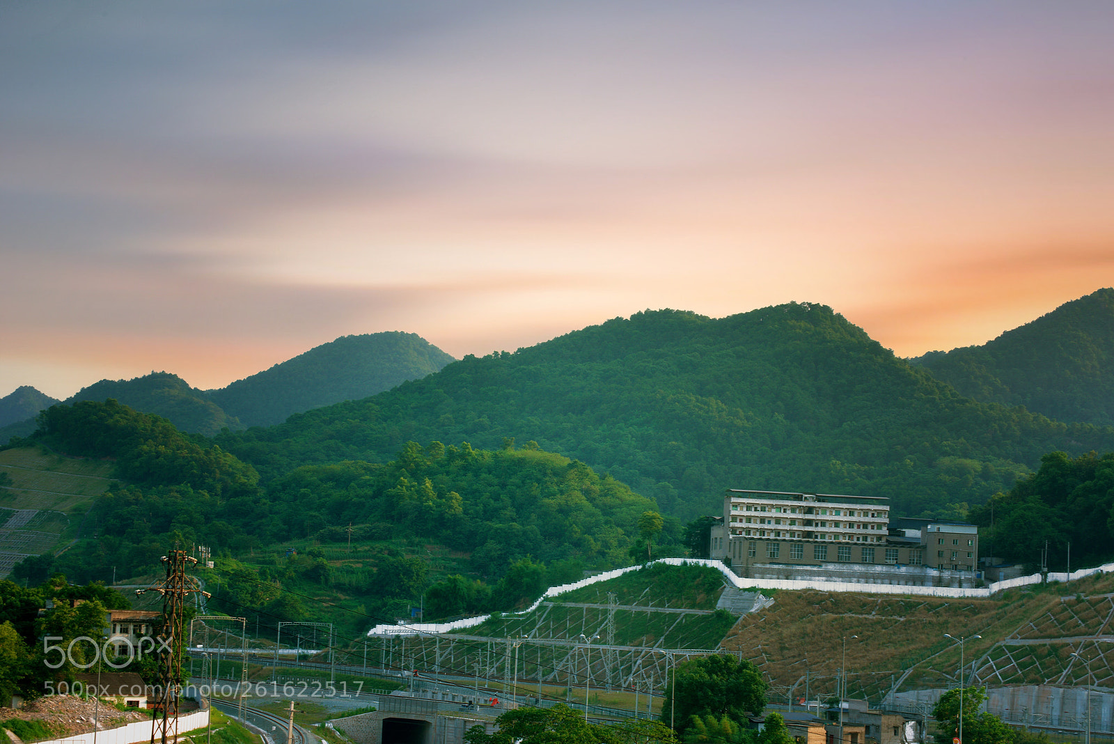 Nikon D810 sample photo. 火车西站 photography
